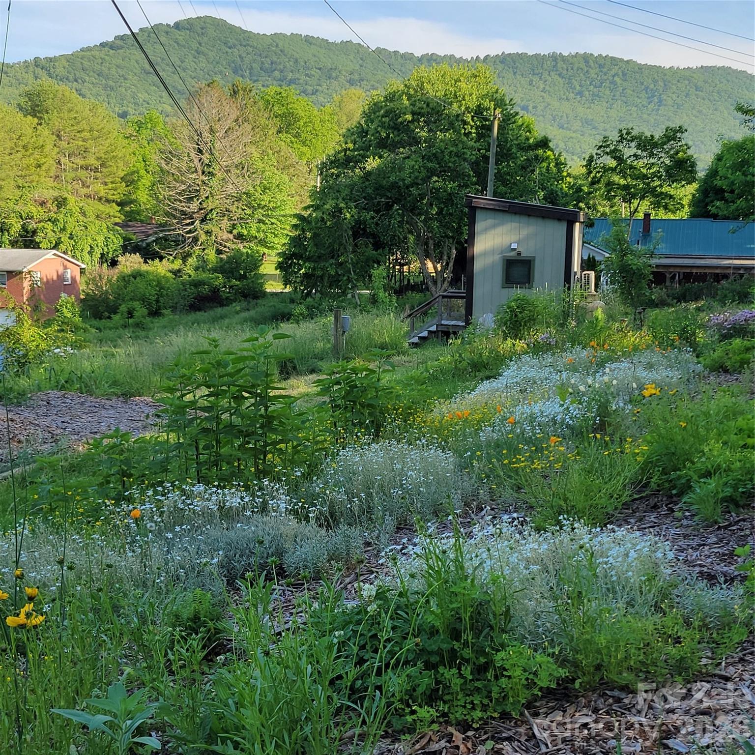 437 Onteora Boulevard — Asheville
