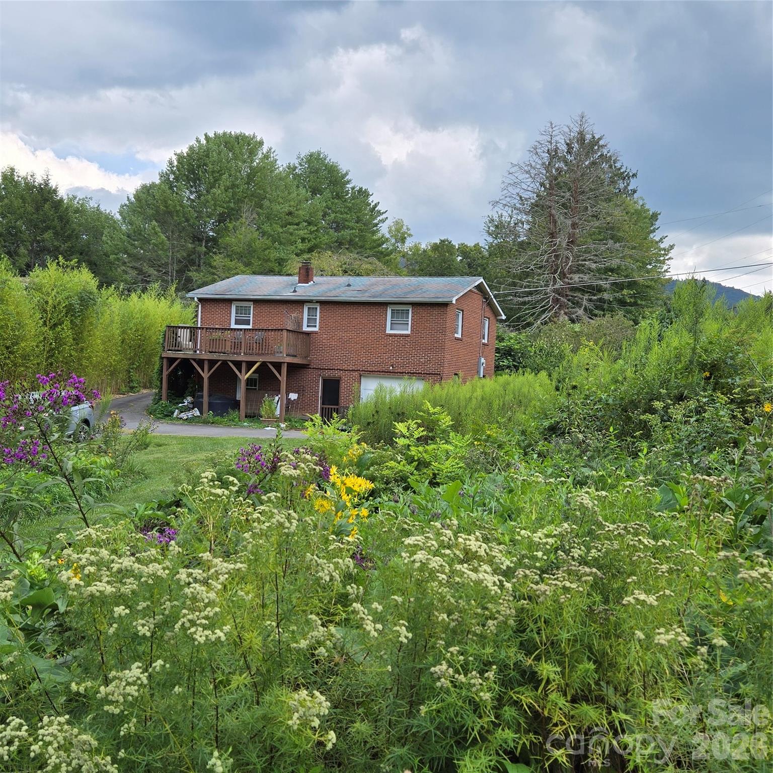 437 Onteora Boulevard — Asheville