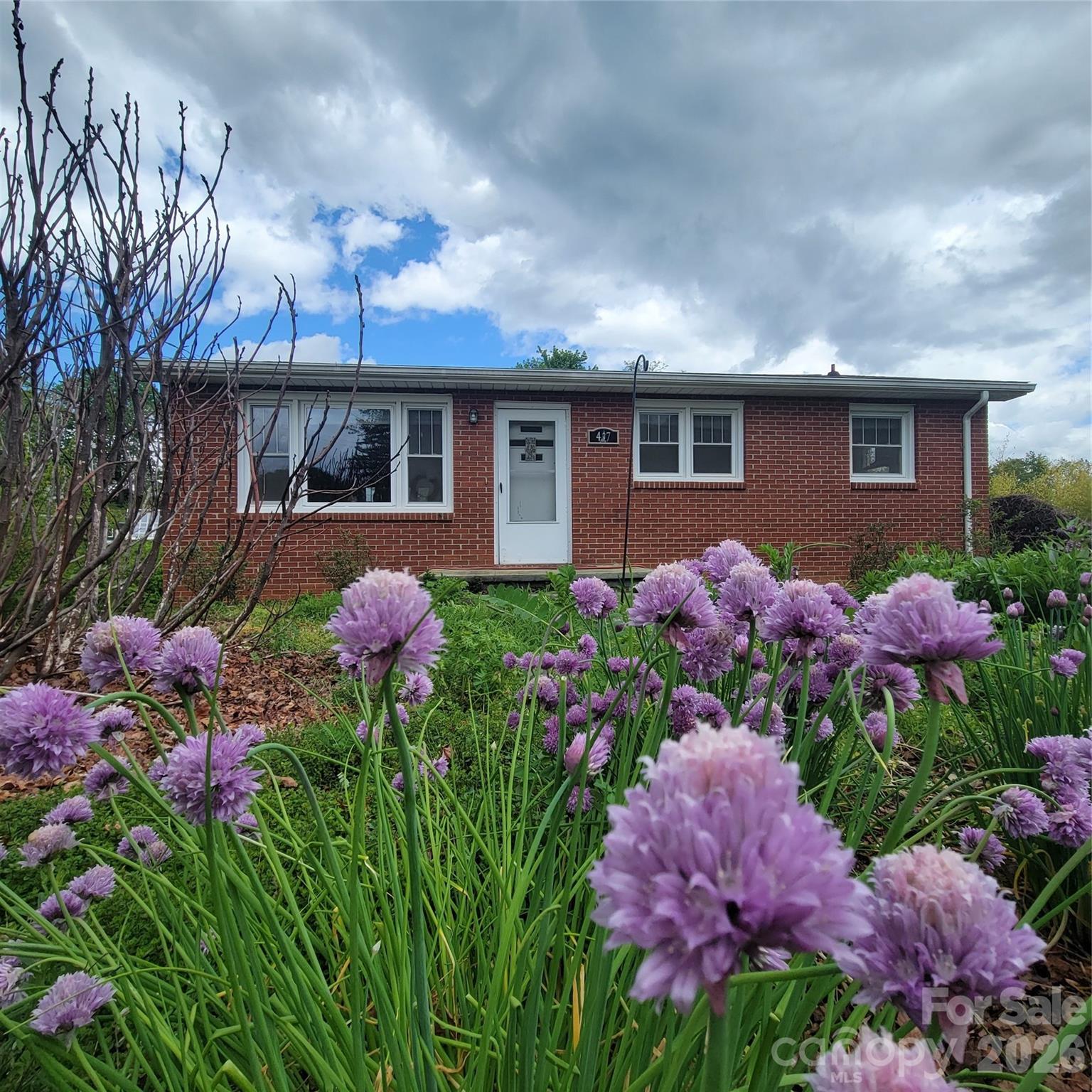 437 Onteora Boulevard — Asheville