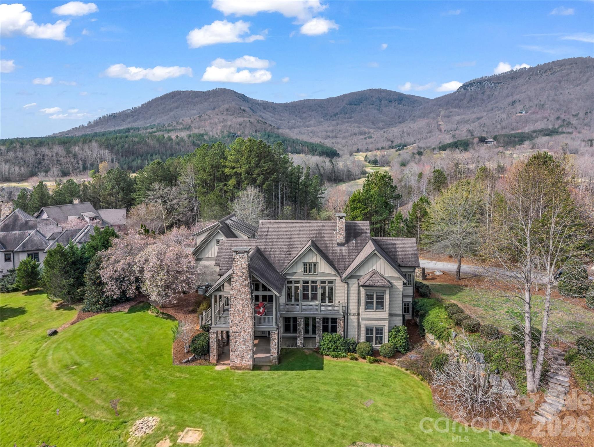 565 Chestertown Drive — Mill Spring