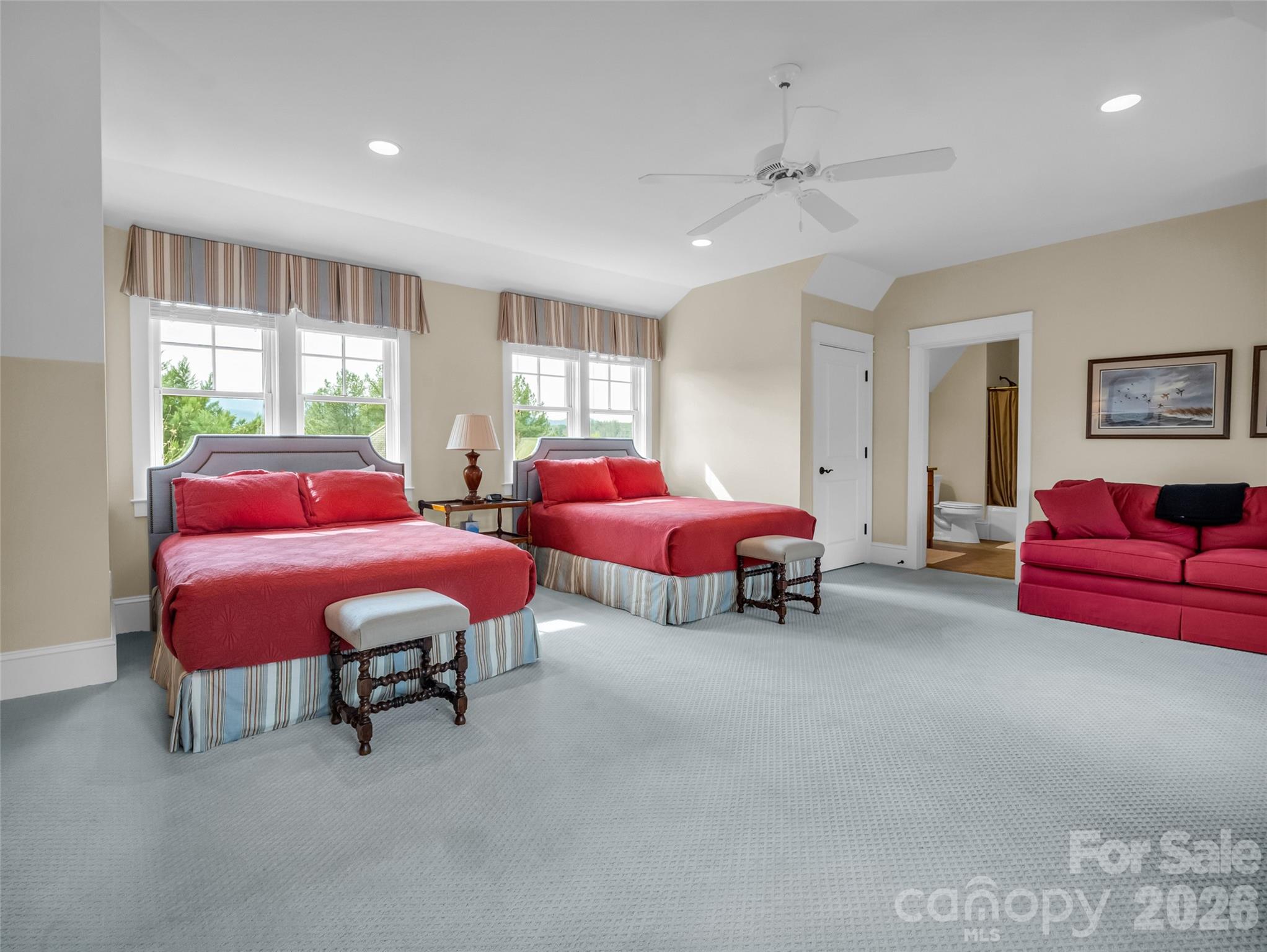 565 Chestertown Drive — Mill Spring