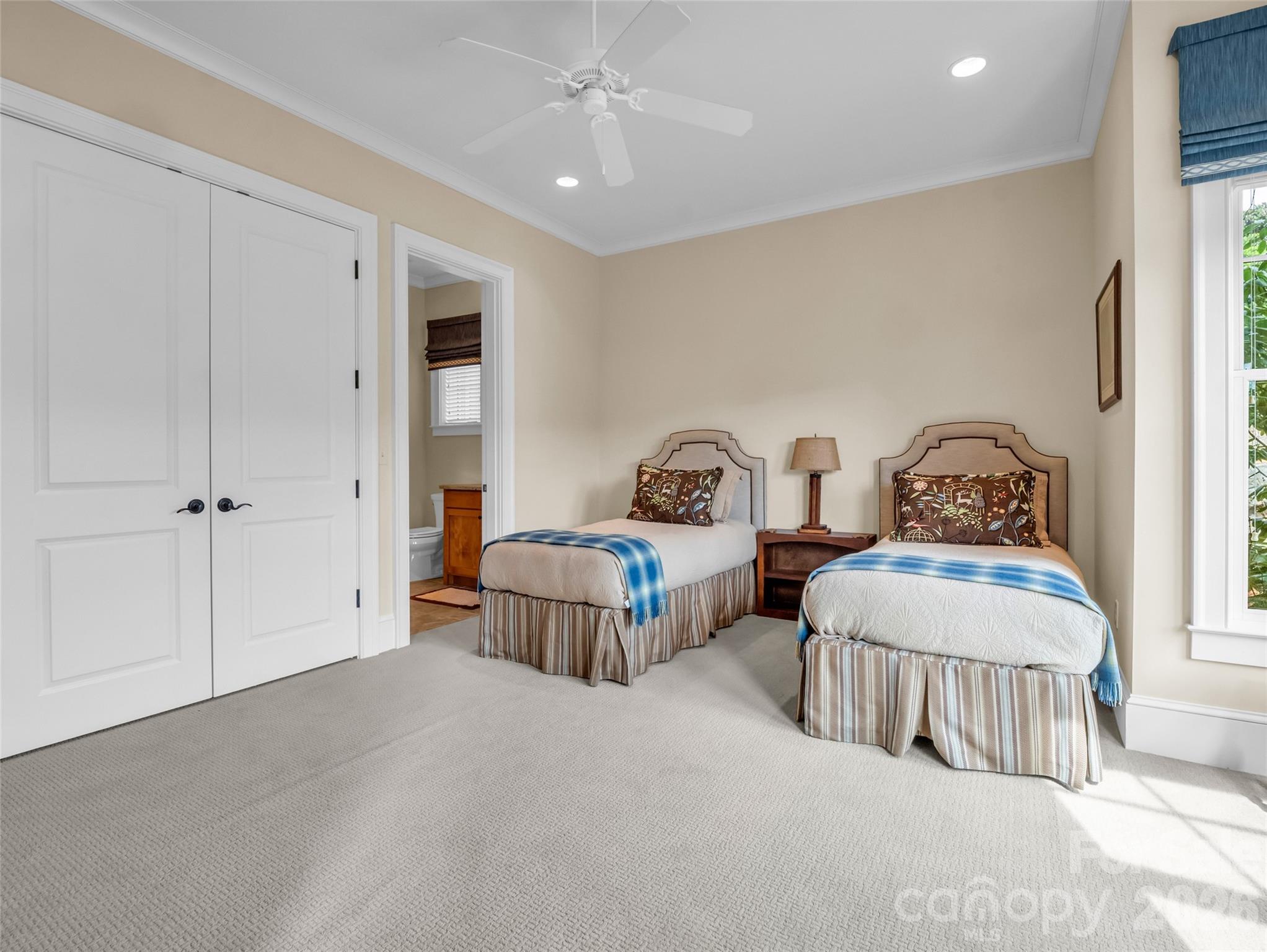 565 Chestertown Drive — Mill Spring