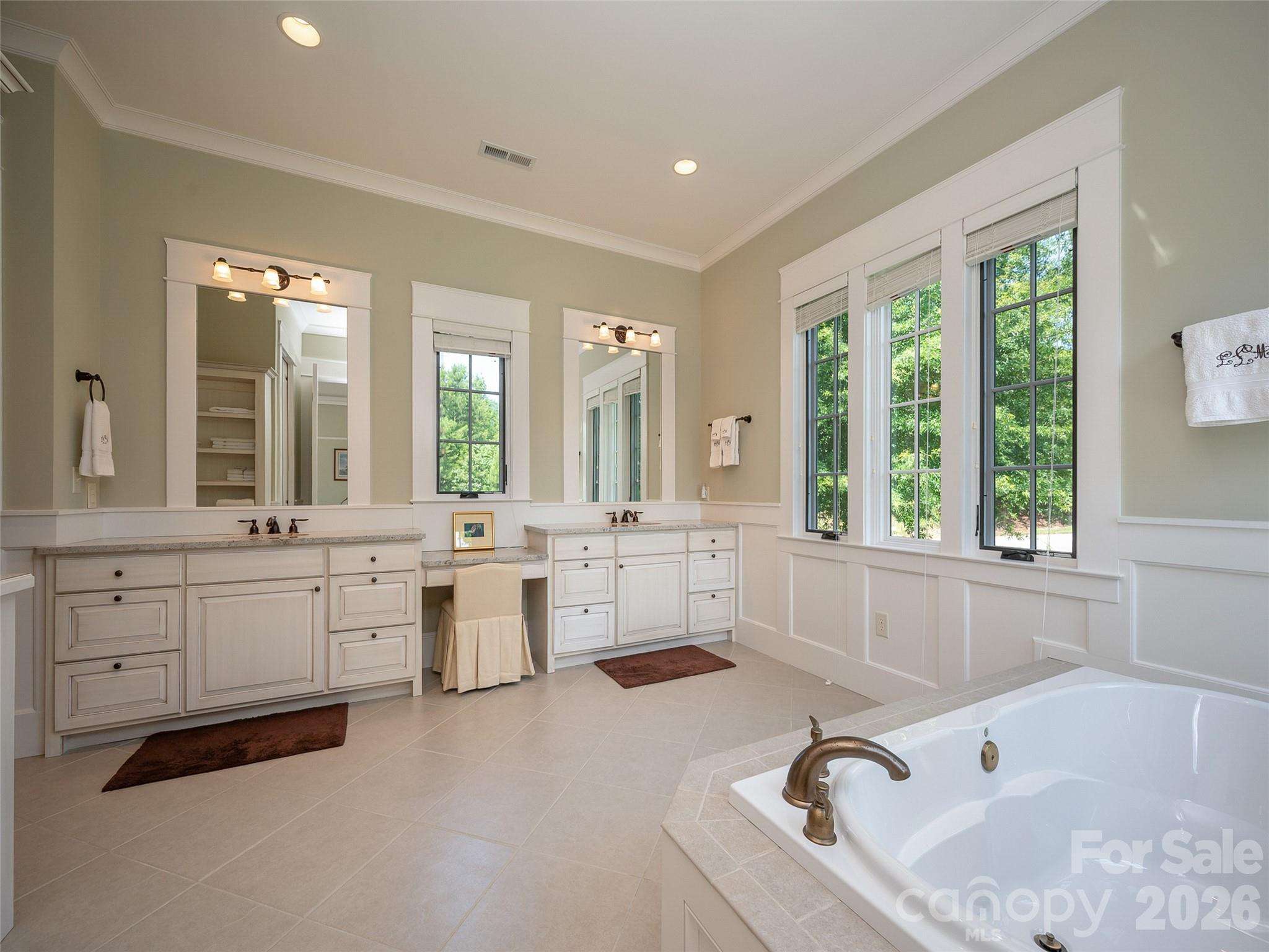 565 Chestertown Drive — Mill Spring