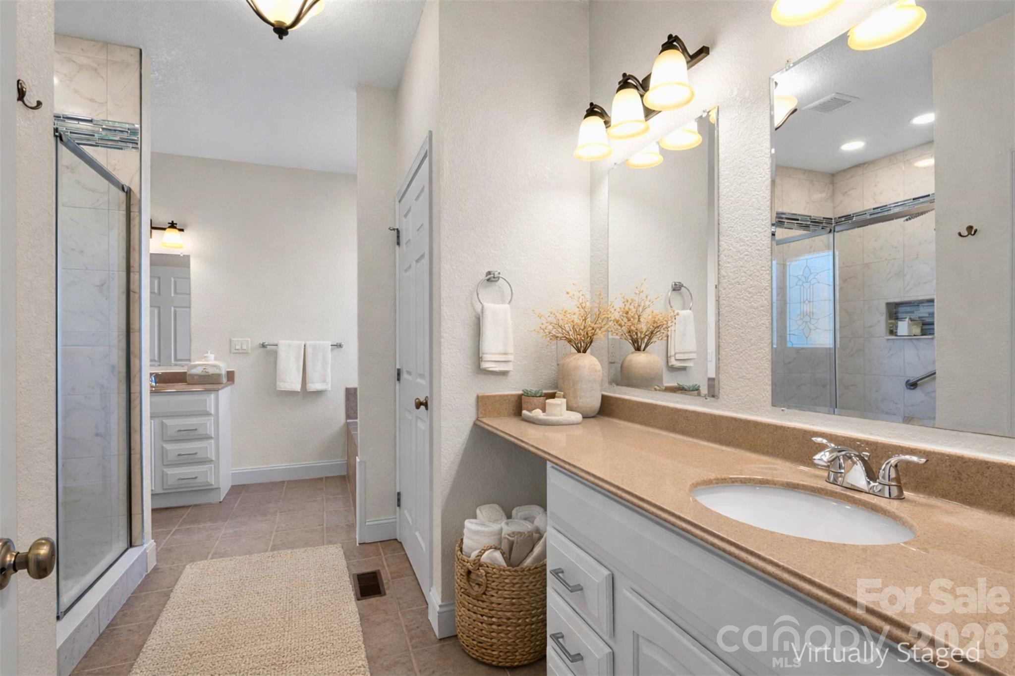 291 N Crab Meadow Drive — Hendersonville