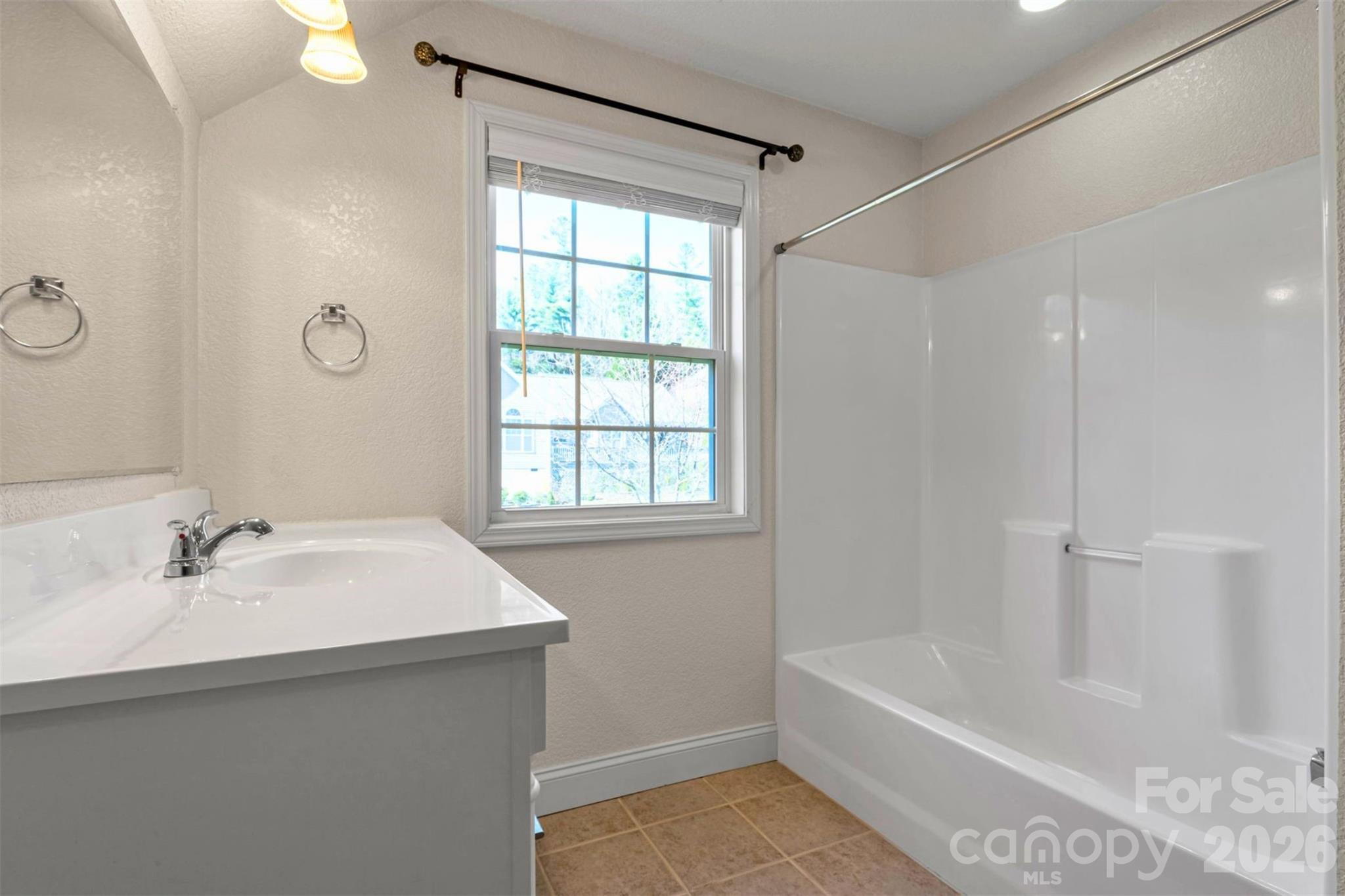 291 N Crab Meadow Drive — Hendersonville