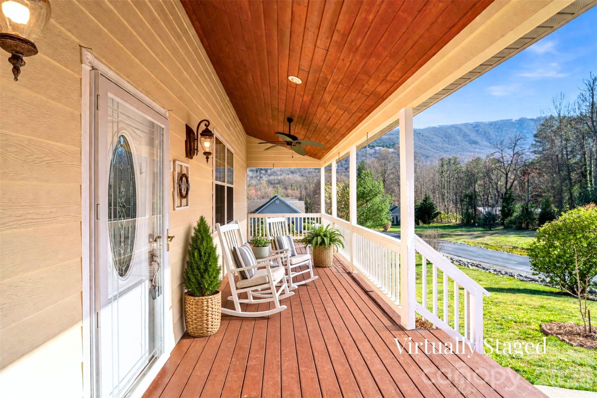 291 N Crab Meadow Drive — Hendersonville