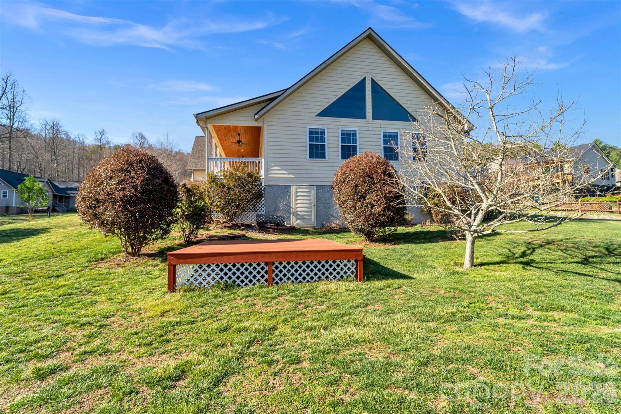 291 N Crab Meadow Drive — Hendersonville