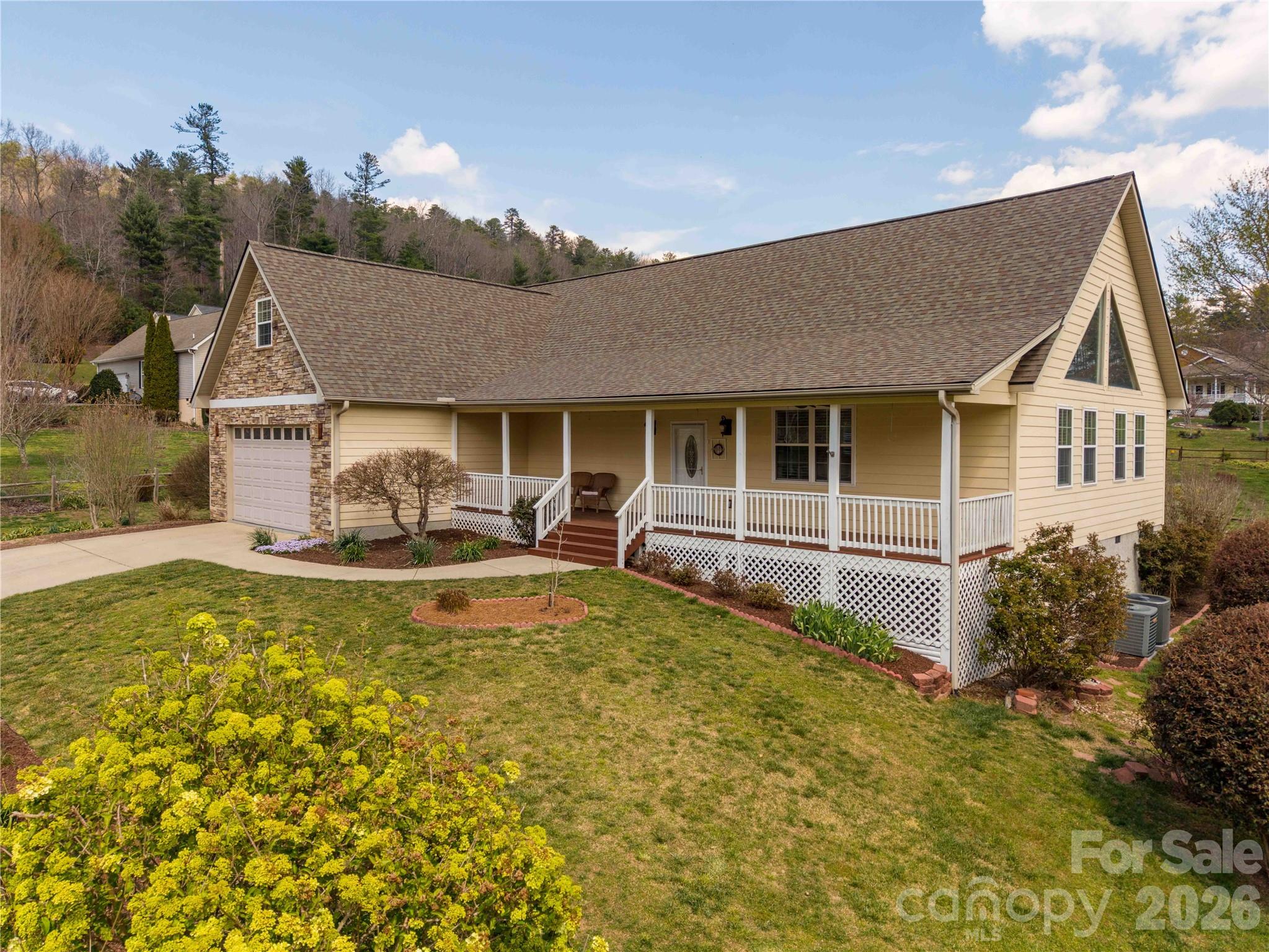 291 N Crab Meadow Drive — Hendersonville