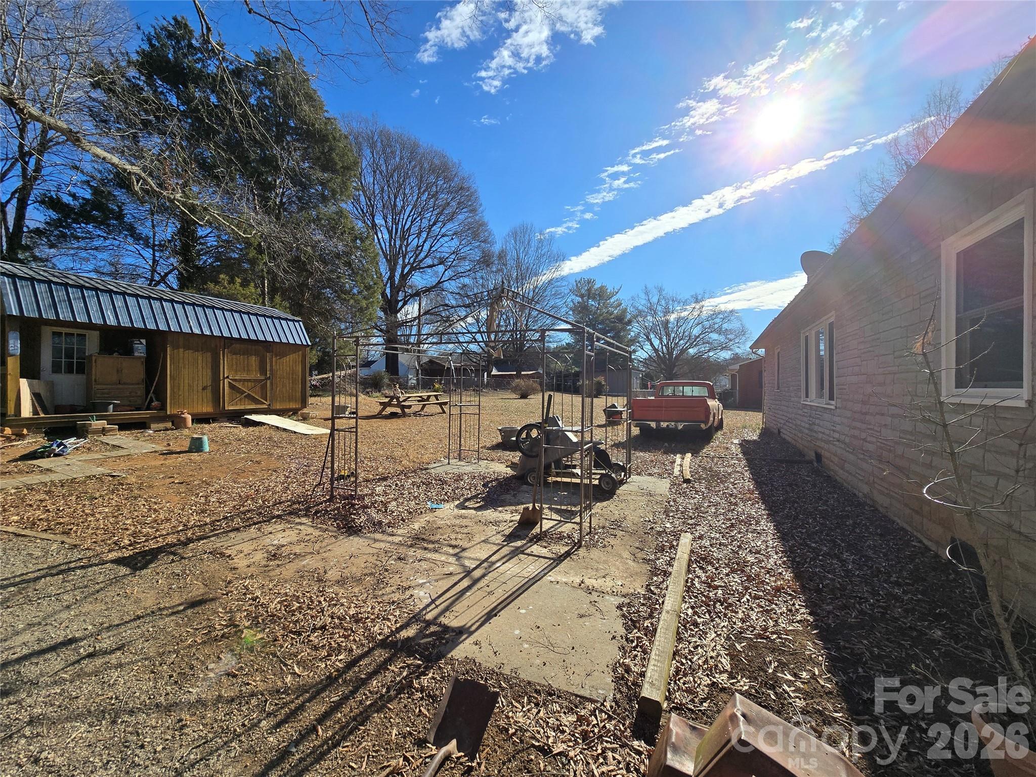 499 Raymond Street — Mocksville