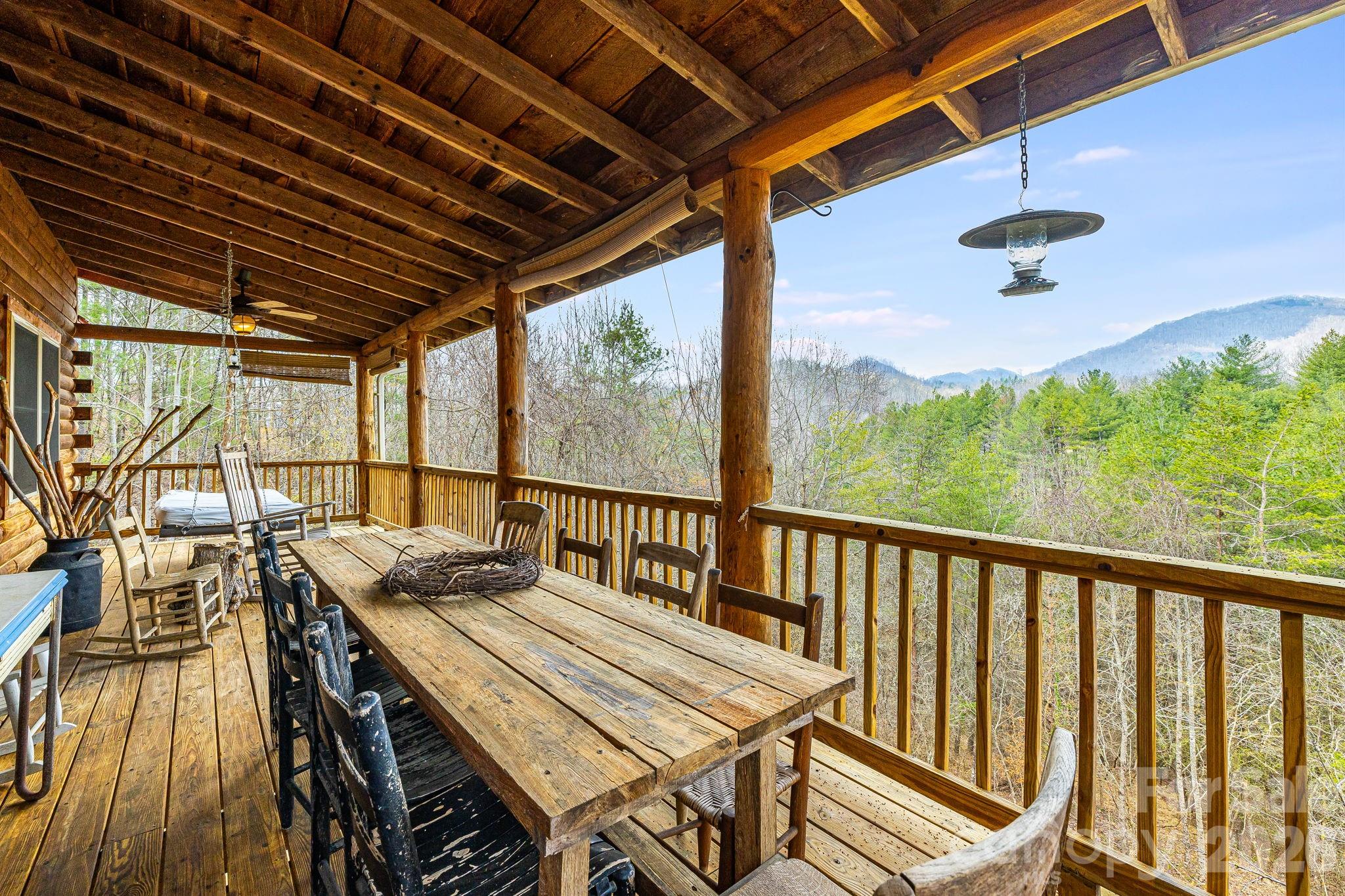 409 Hamlet Drive — Burnsville