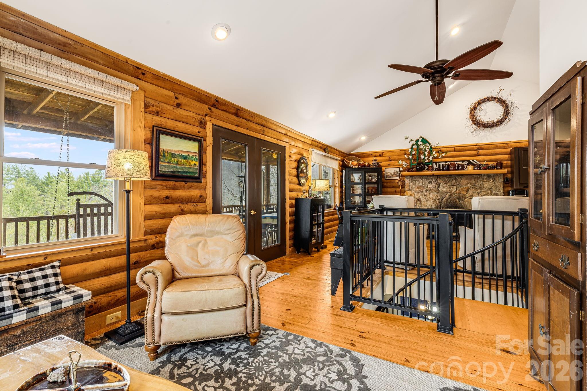 409 Hamlet Drive — Burnsville