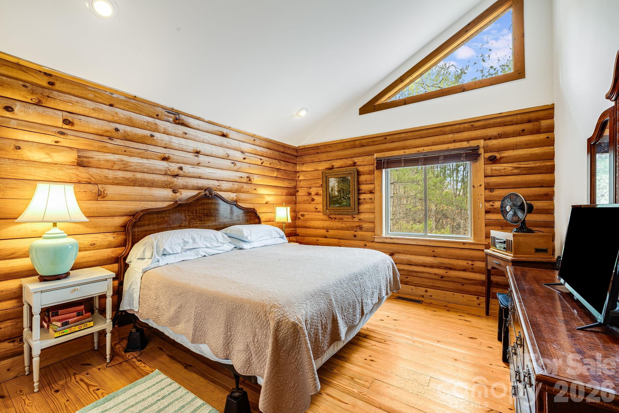 409 Hamlet Drive — Burnsville