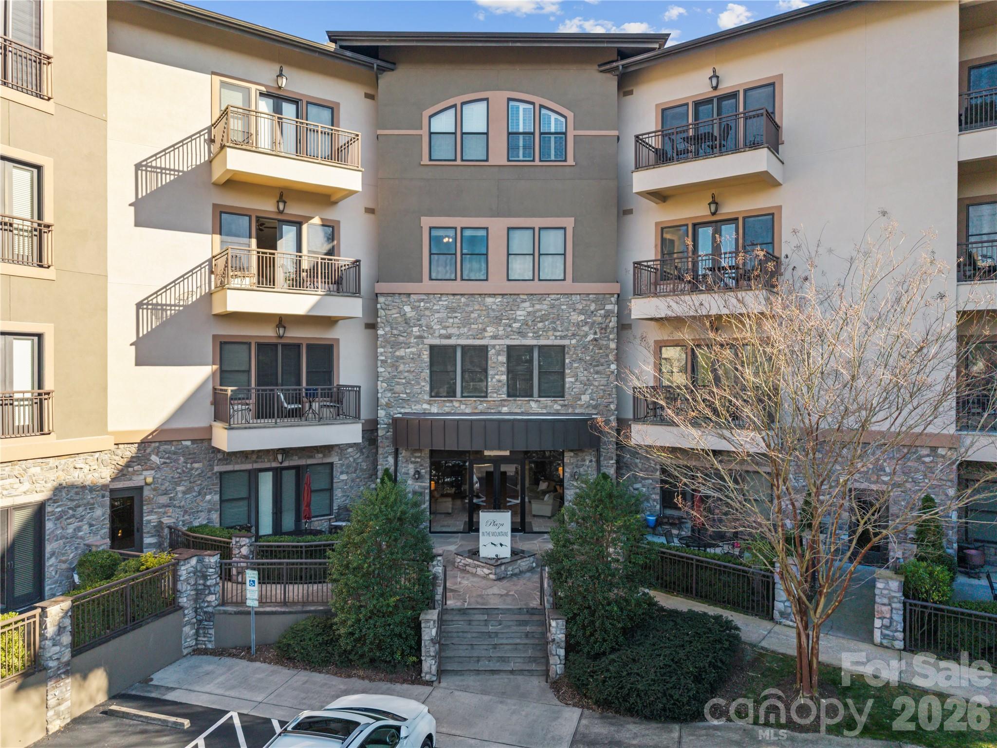 350 E Allen Street #303 — Hendersonville