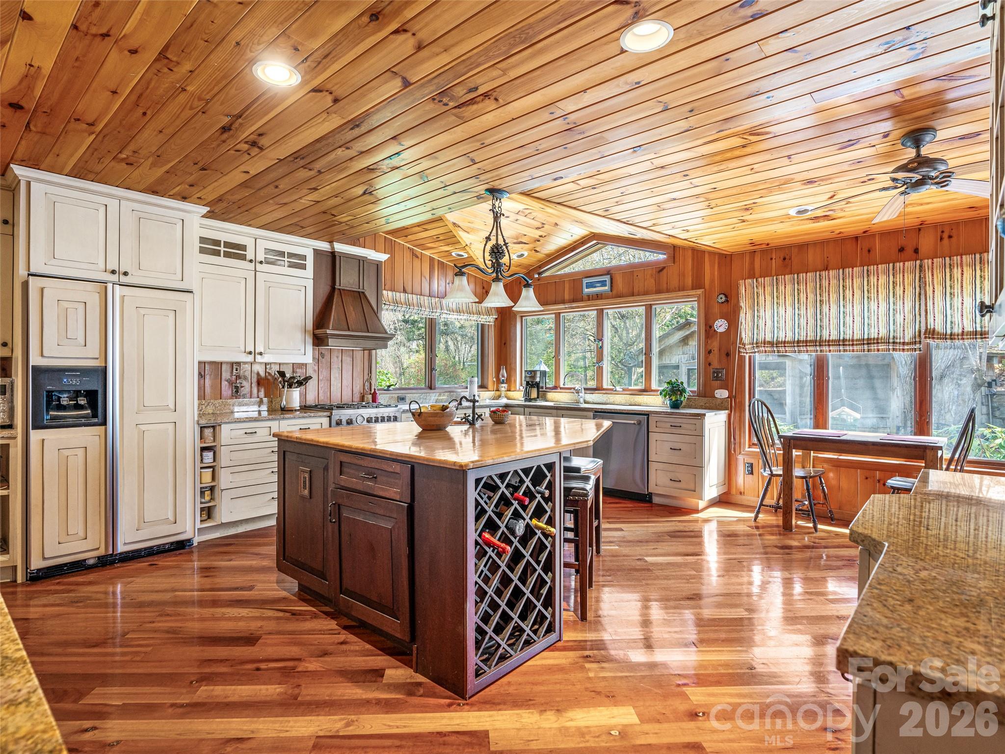 4125 State Highway 197 Highway S — Burnsville