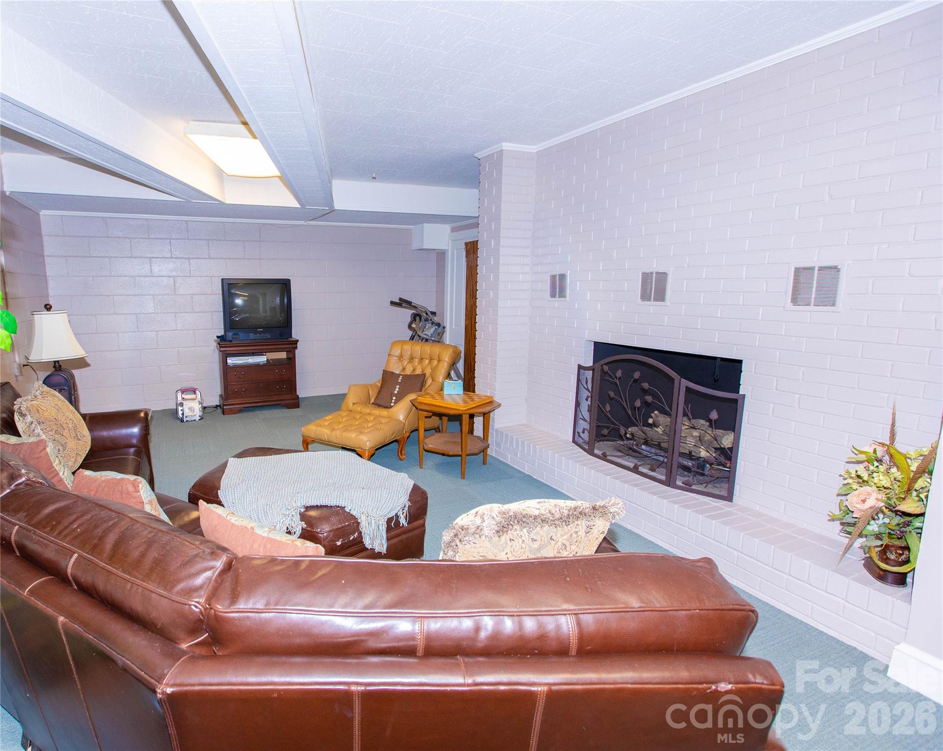 3486 E Main Street — Claremont