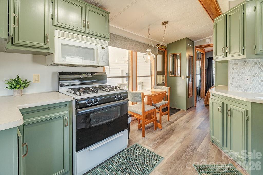 78 Strollers Lane — Waynesville