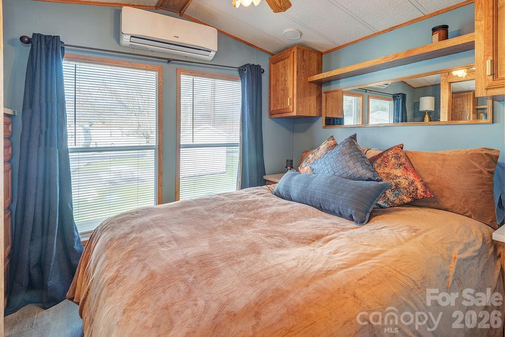 78 Strollers Lane — Waynesville