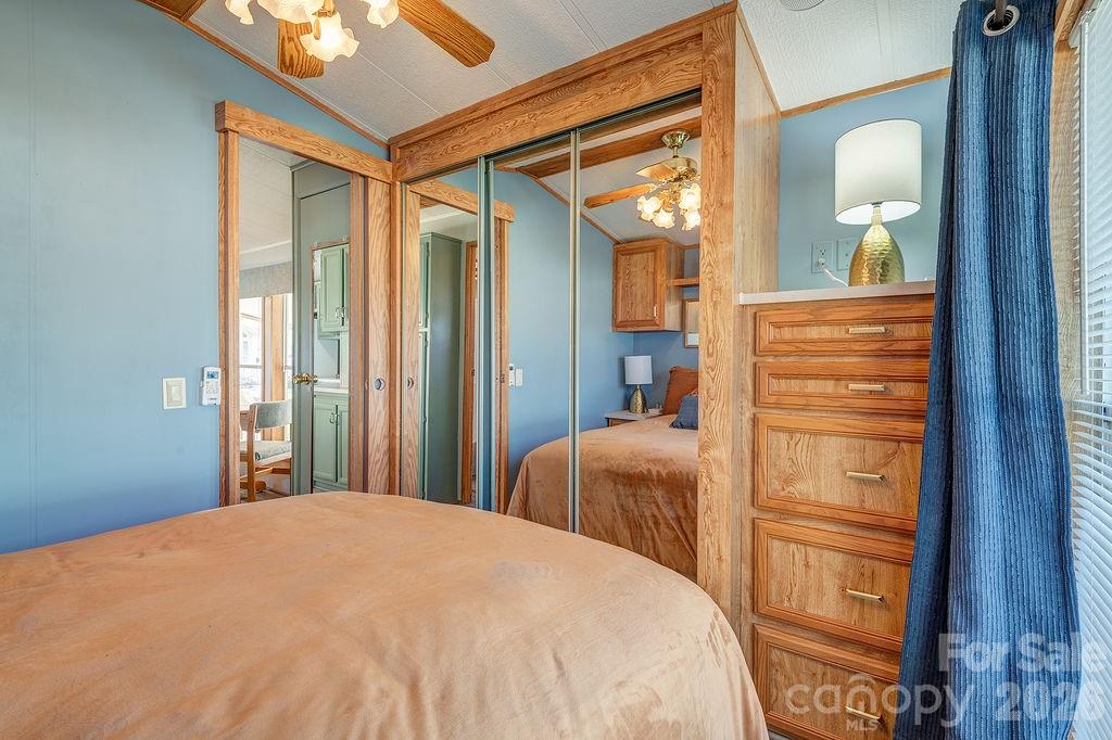 78 Strollers Lane — Waynesville