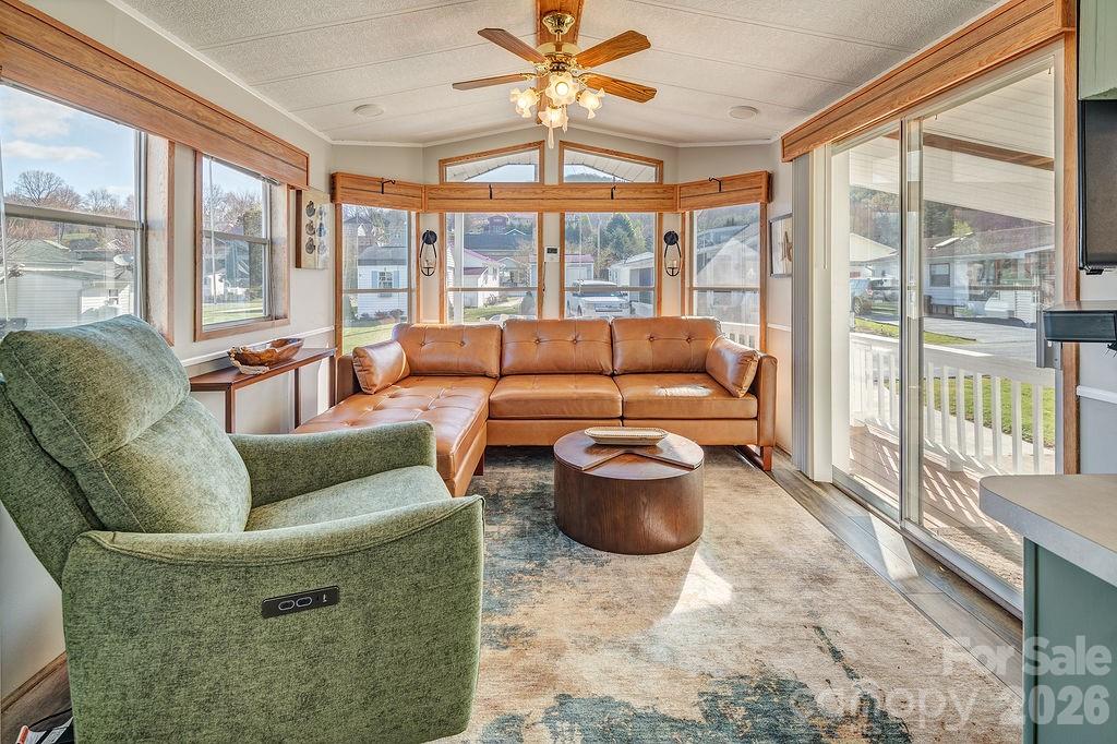 78 Strollers Lane — Waynesville