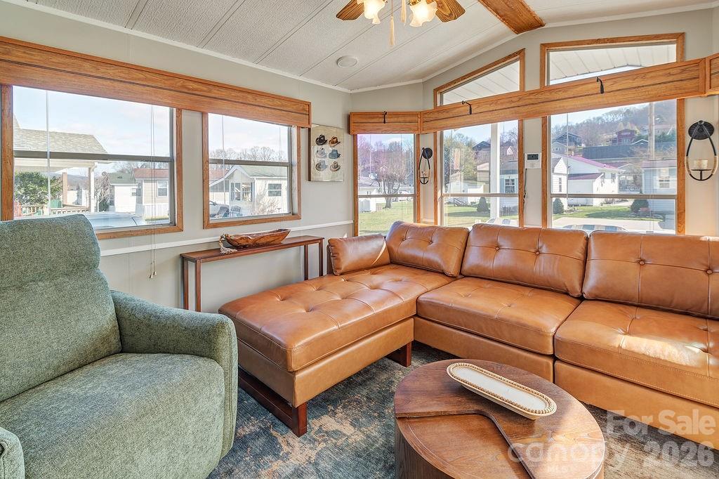 78 Strollers Lane — Waynesville