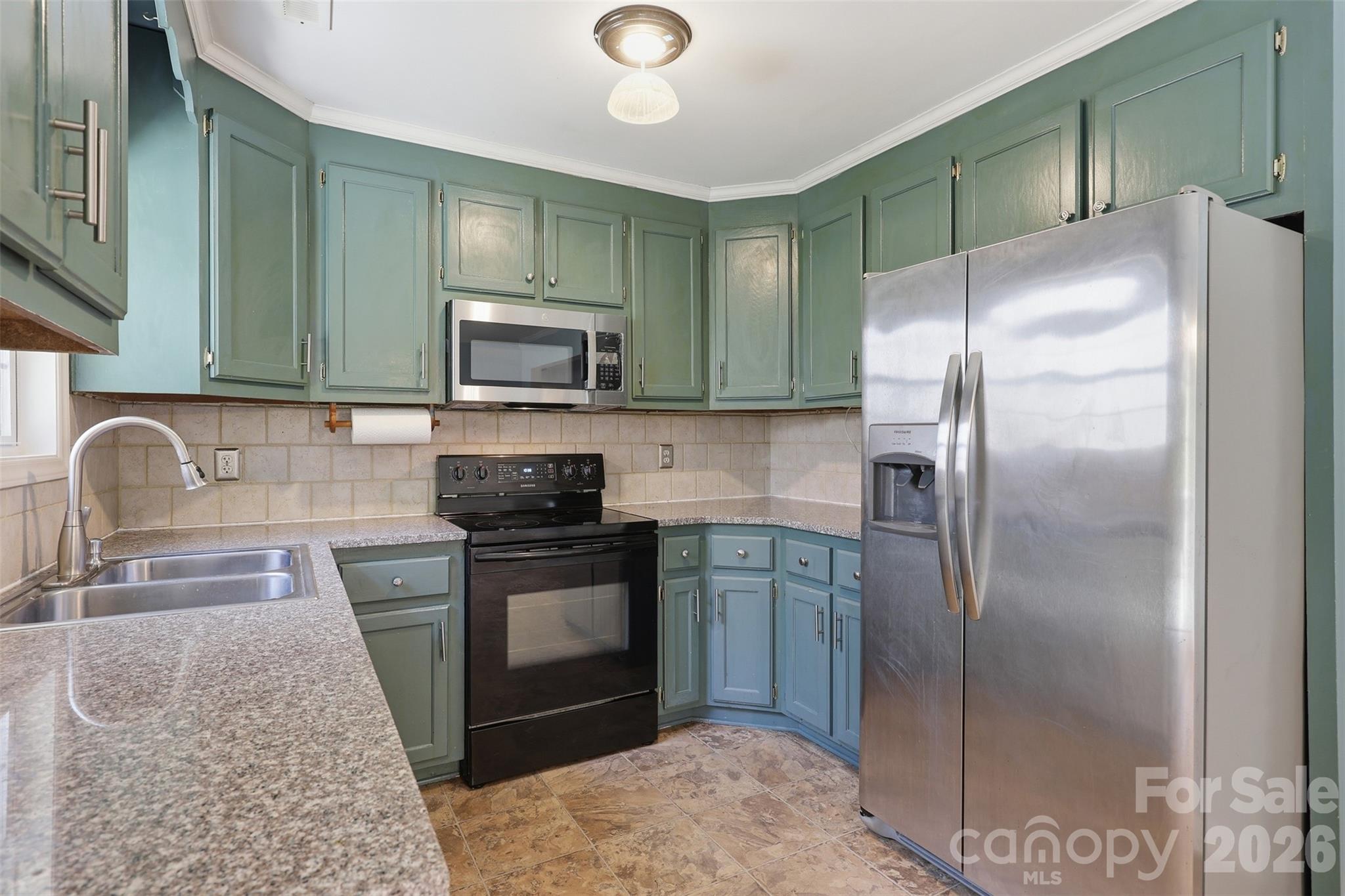 106 Chinaberry Court — Gastonia
