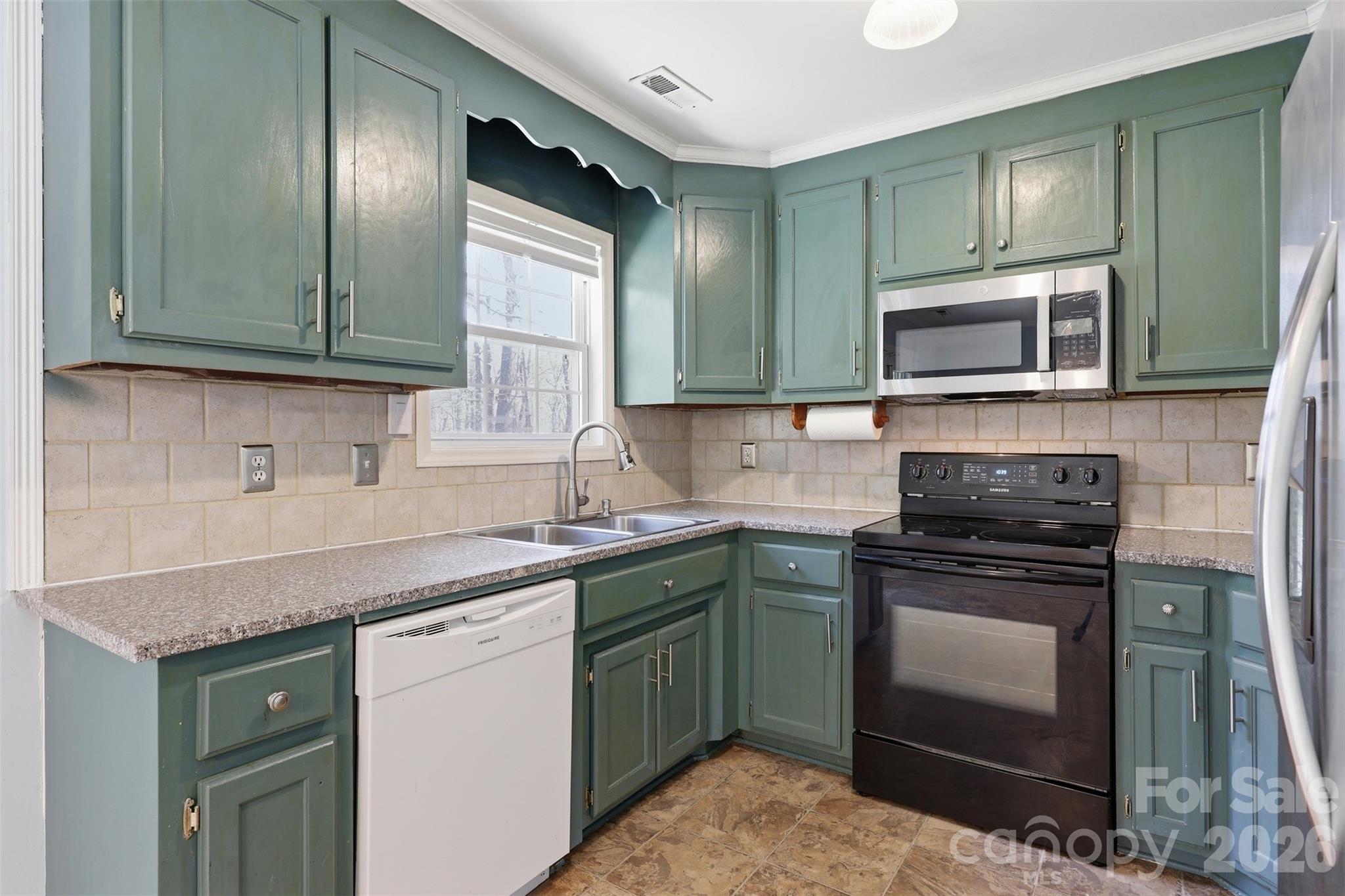 106 Chinaberry Court — Gastonia