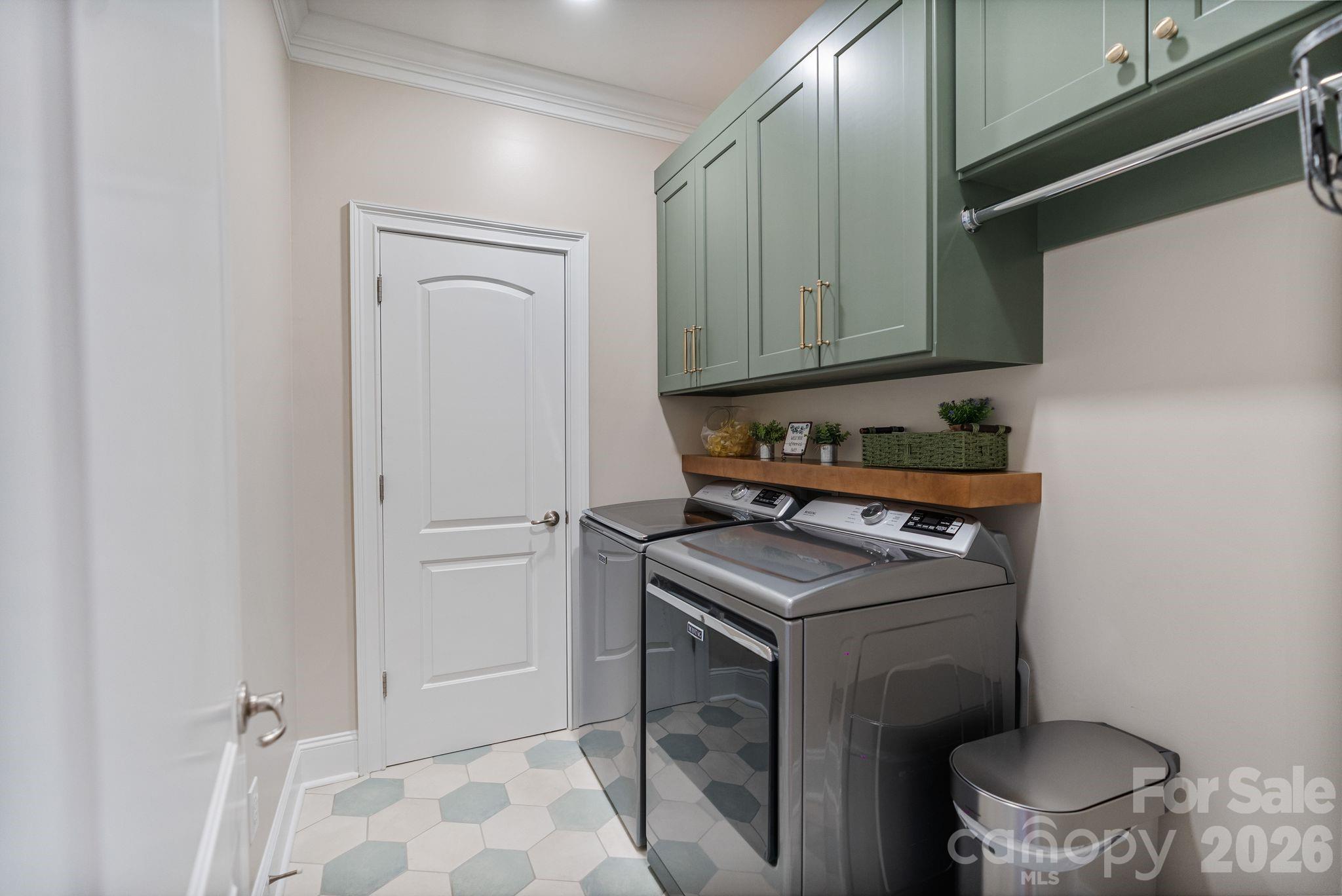 107 Clover Bank Road — Mooresville