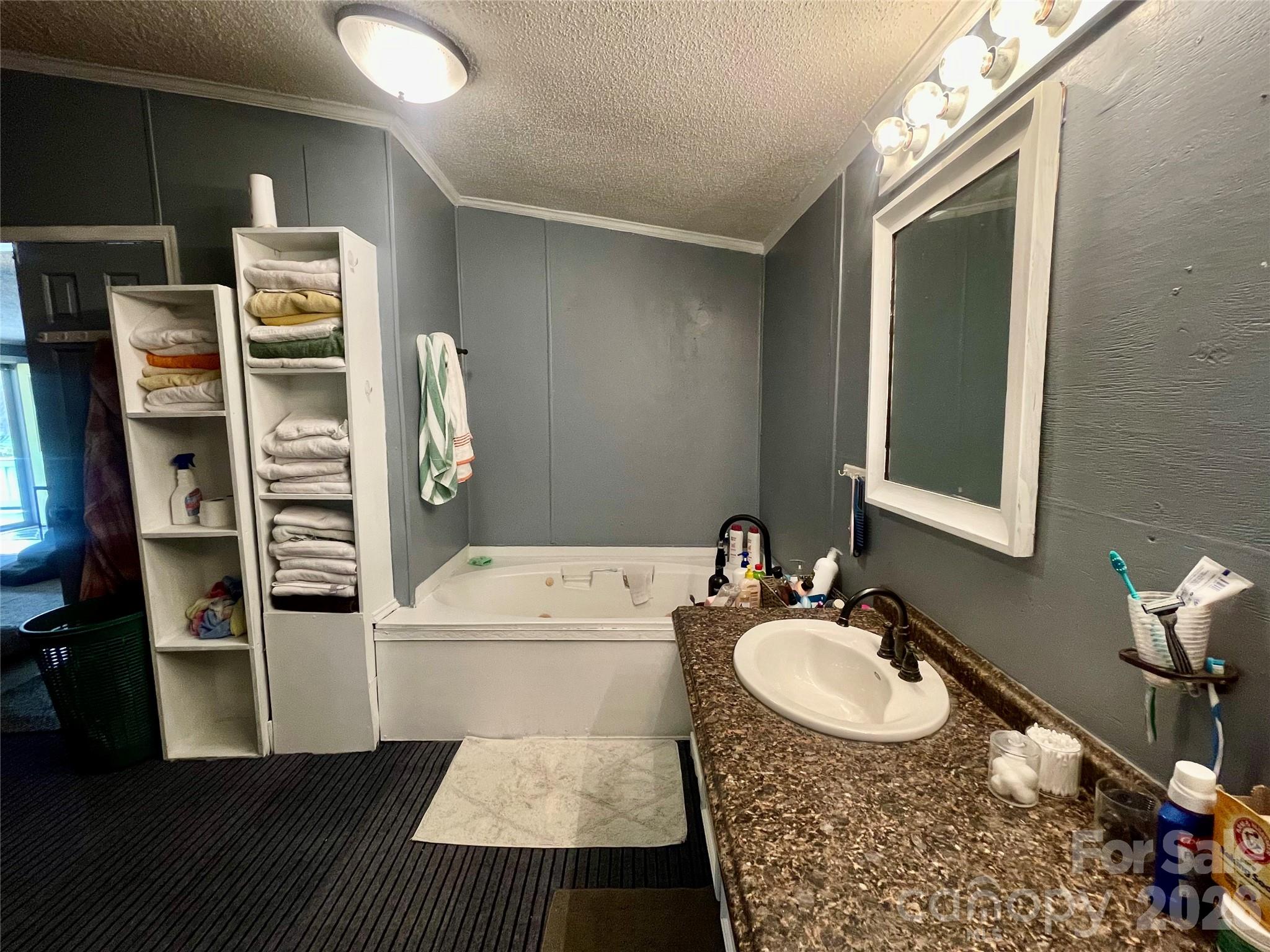 1283 Lilly Drive — Clover