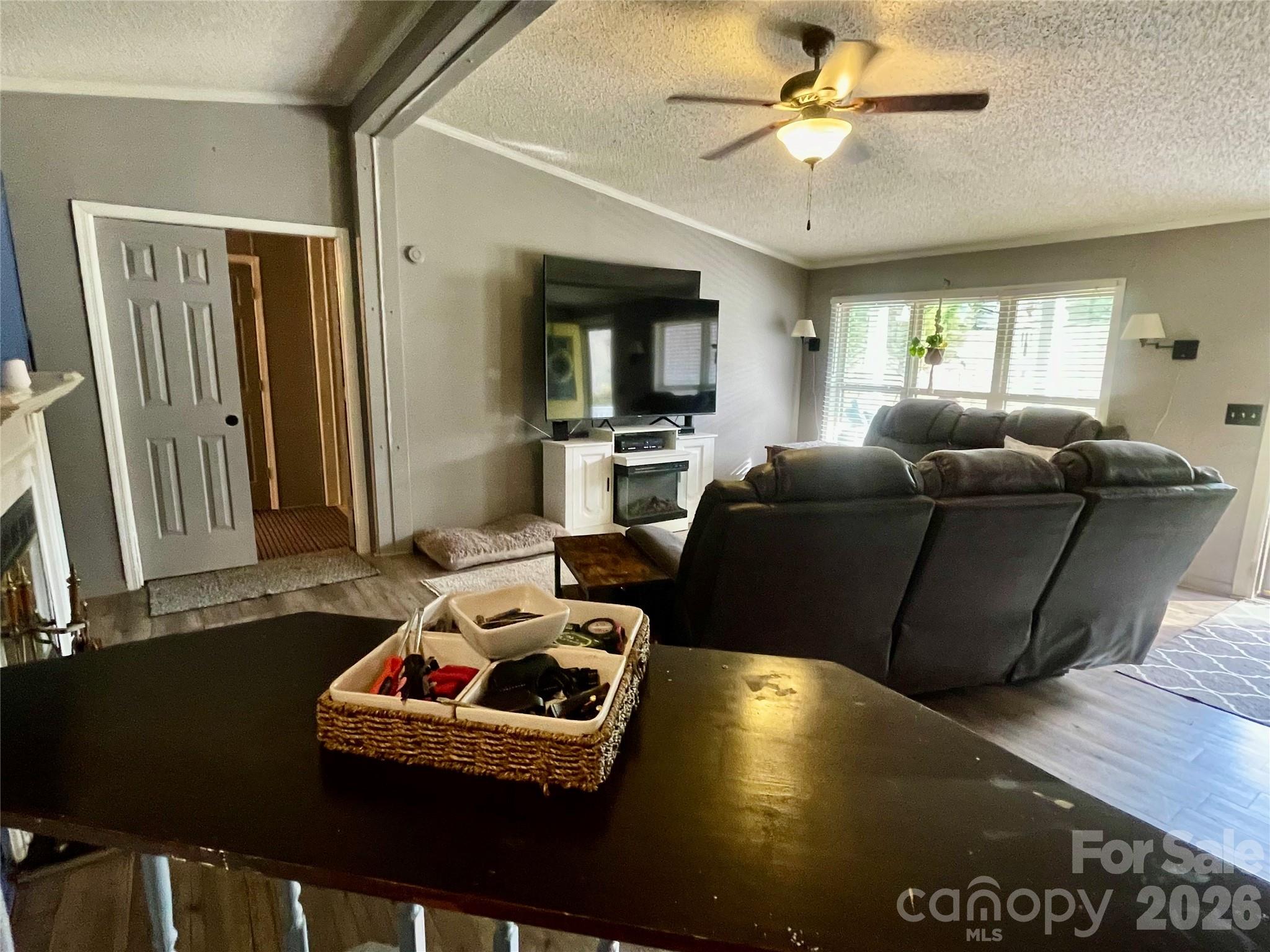 1283 Lilly Drive — Clover