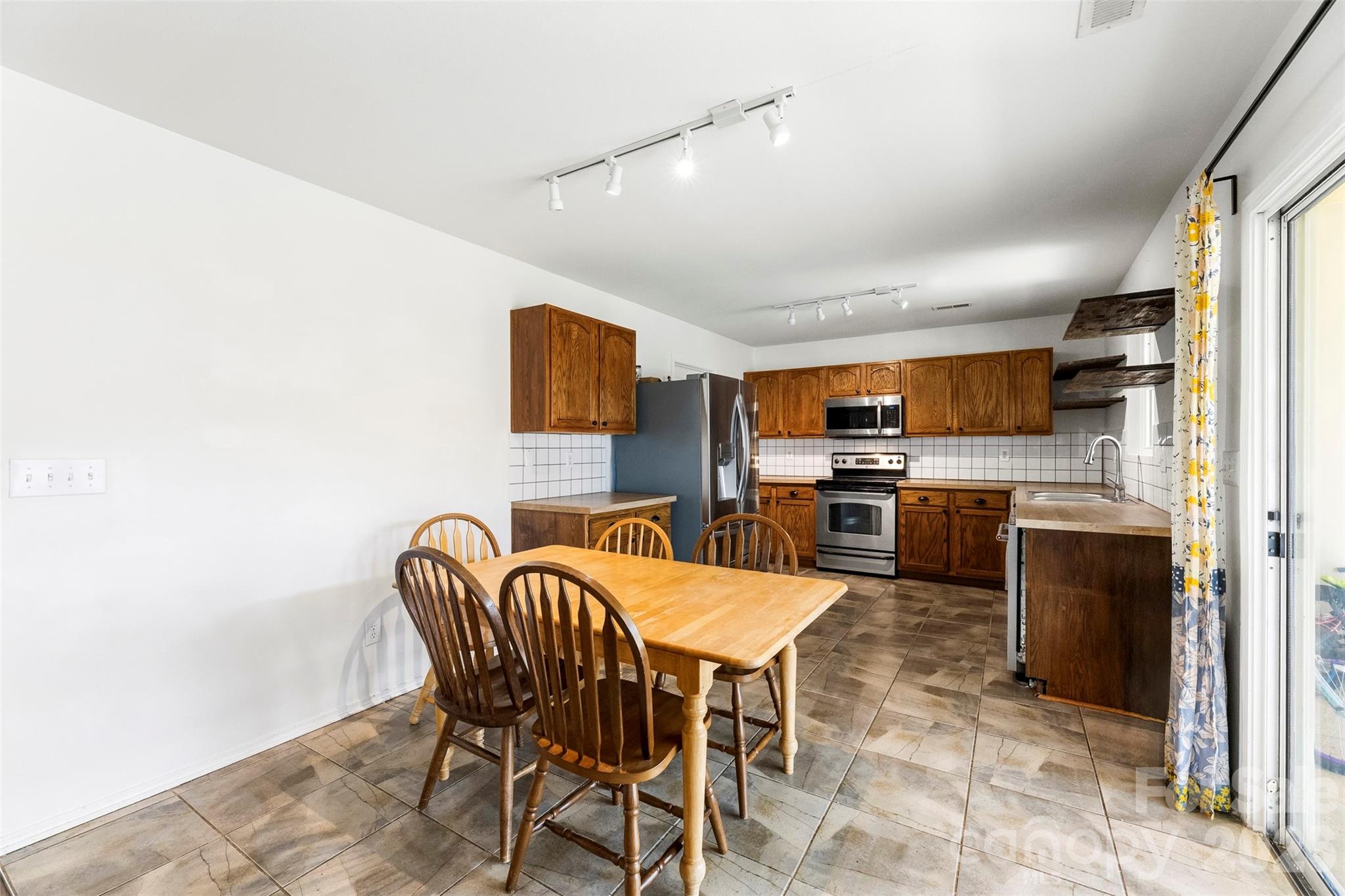 9610 Duxford Lane — Charlotte