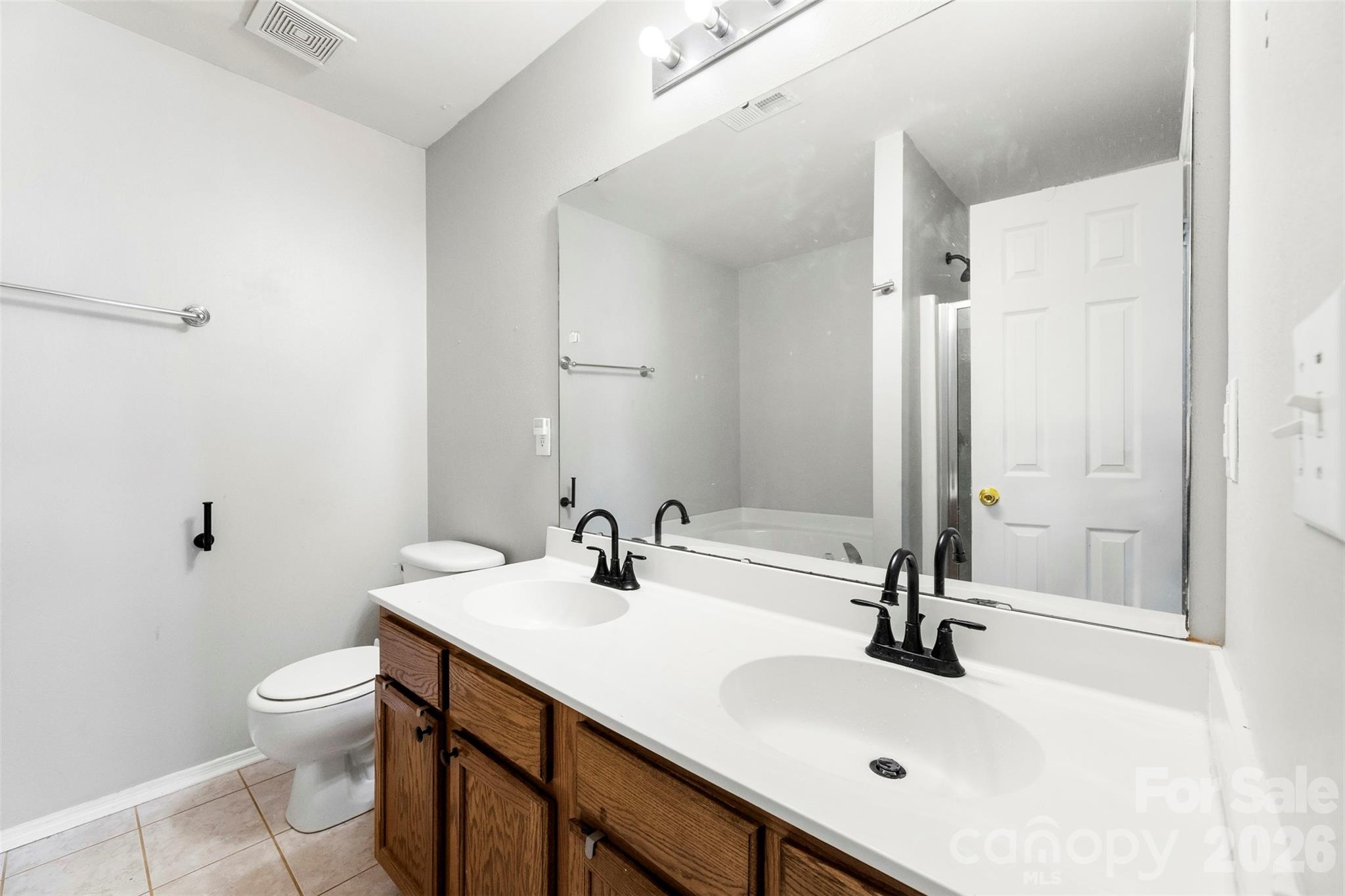 9610 Duxford Lane — Charlotte