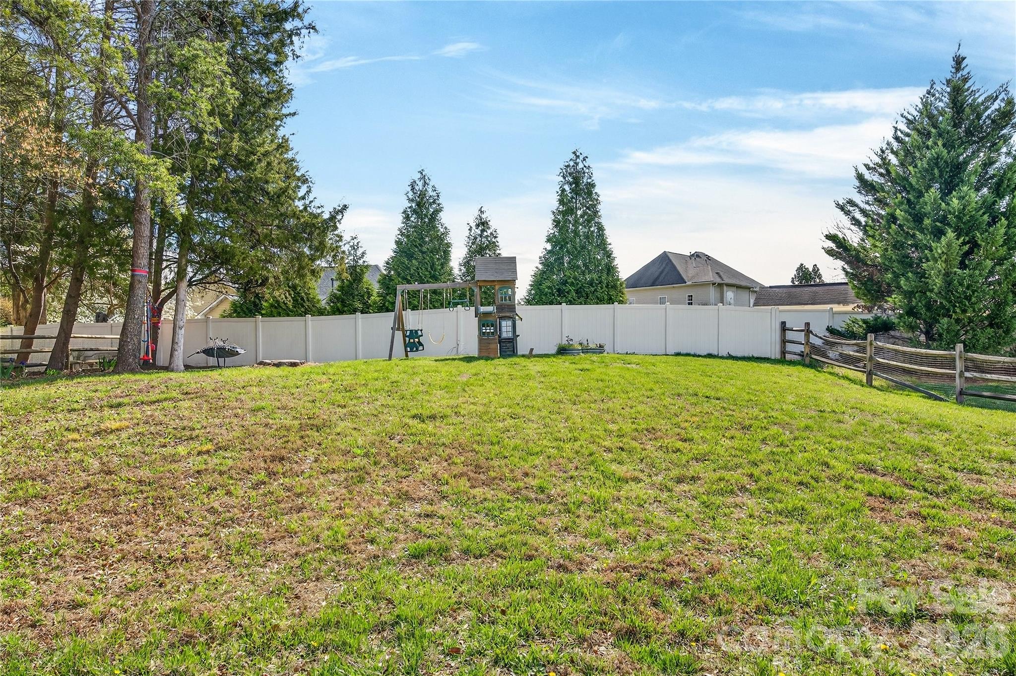 851 Brookdale Lane — Stanley