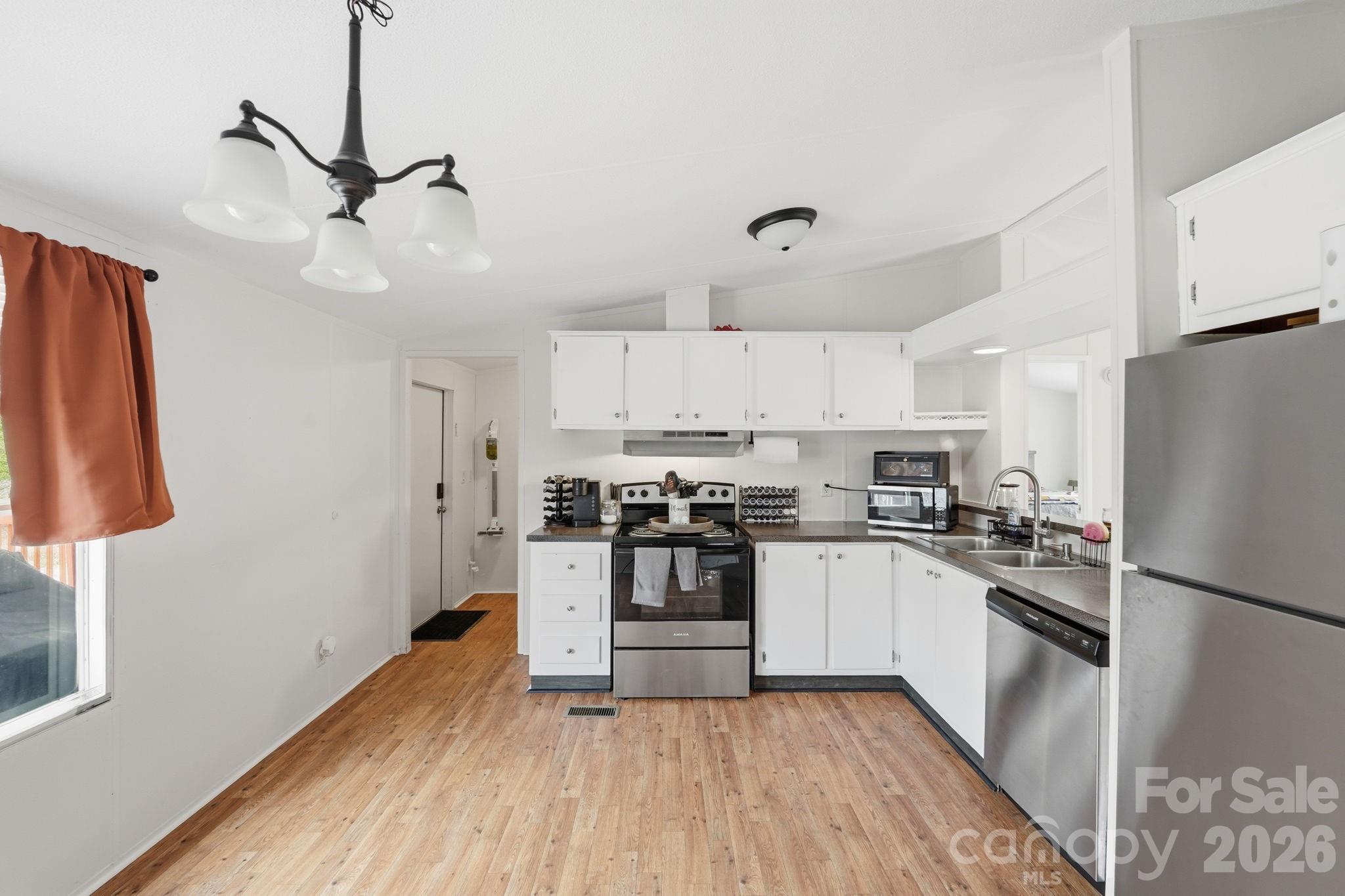 2862 Eagle Point Drive — Trinity