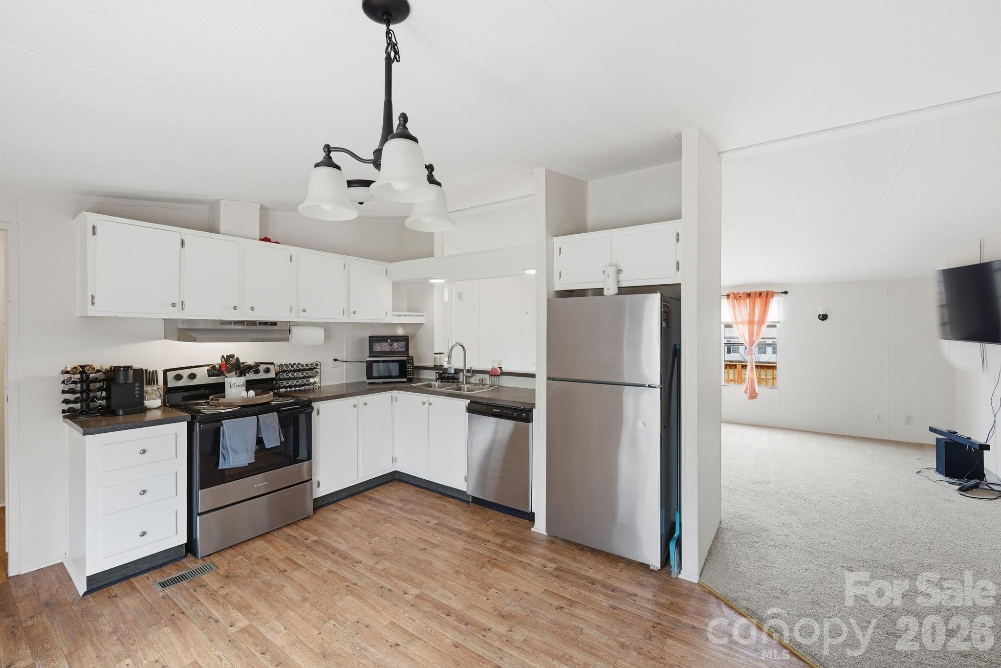 2862 Eagle Point Drive — Trinity