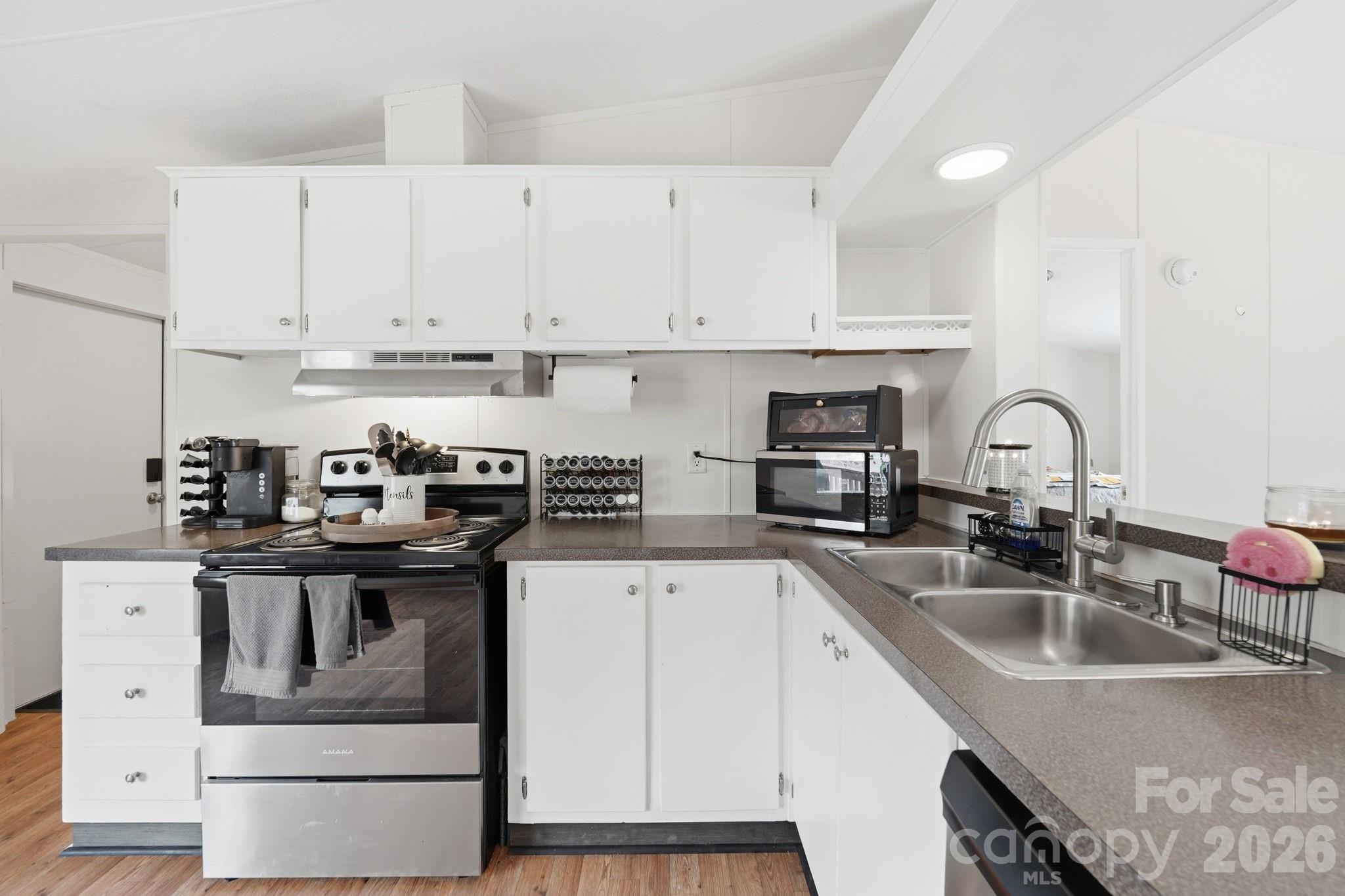2862 Eagle Point Drive — Trinity