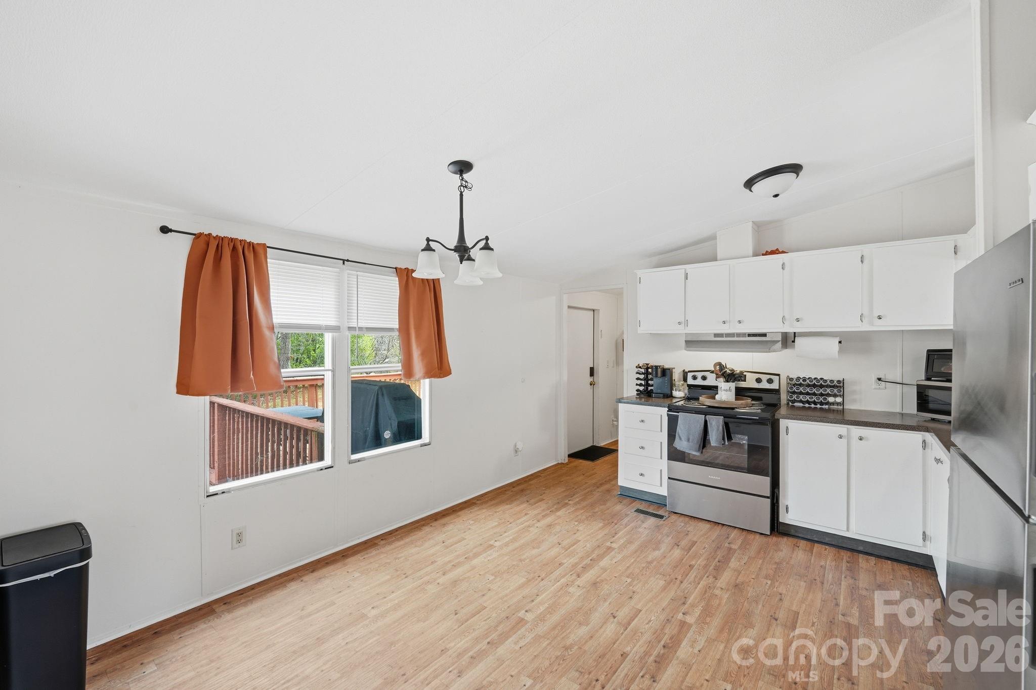 2862 Eagle Point Drive — Trinity