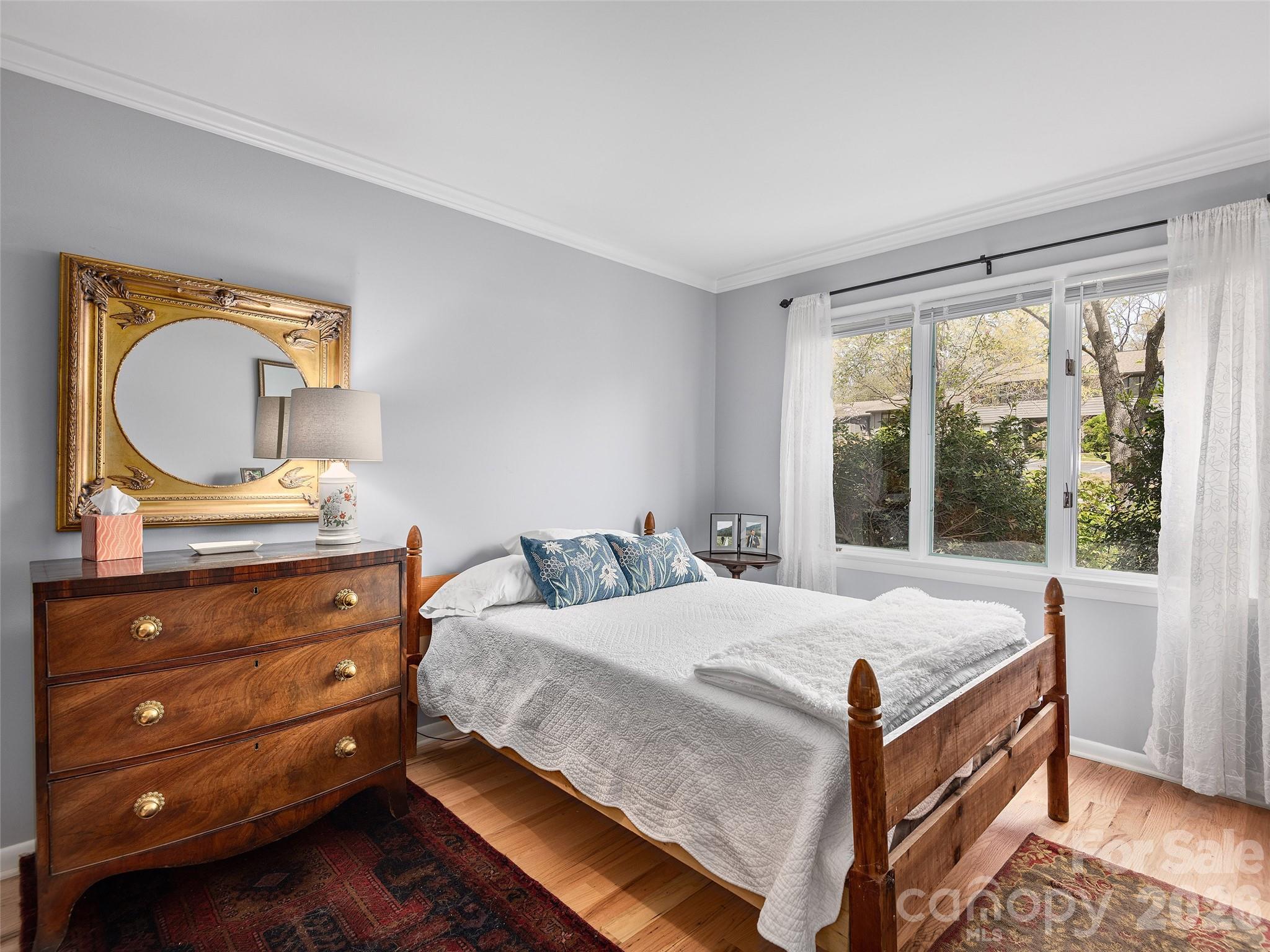 521 Crowfields Lane — Asheville