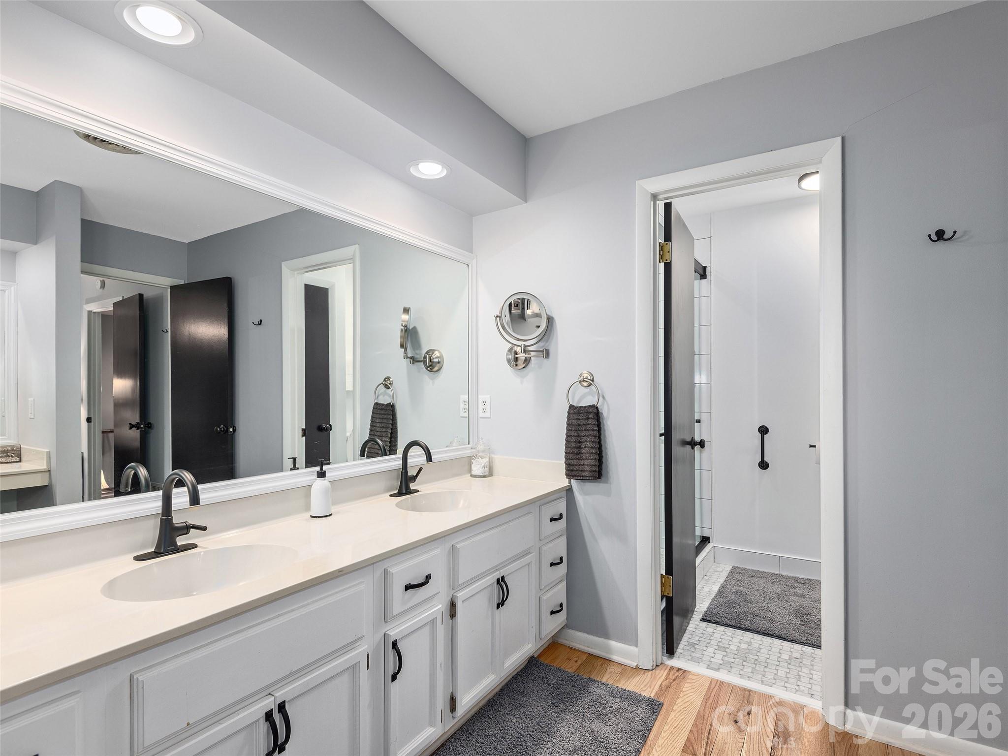 521 Crowfields Lane — Asheville