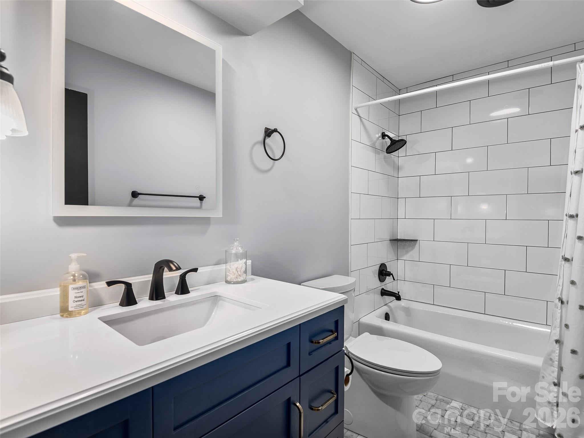 521 Crowfields Lane — Asheville