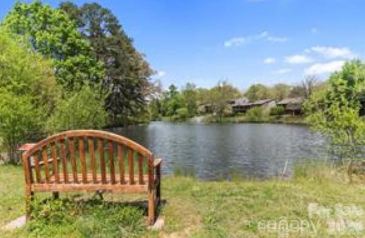 521 Crowfields Lane — Asheville
