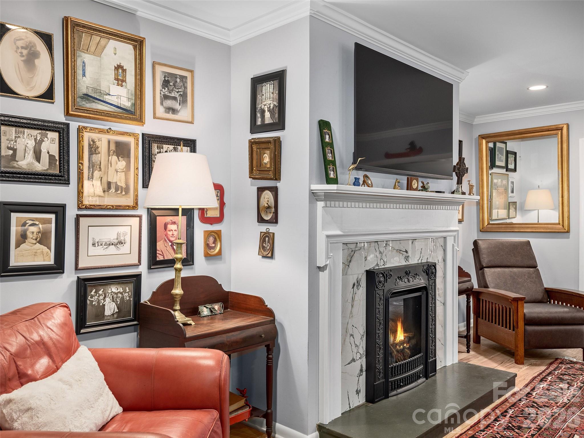 521 Crowfields Lane — Asheville