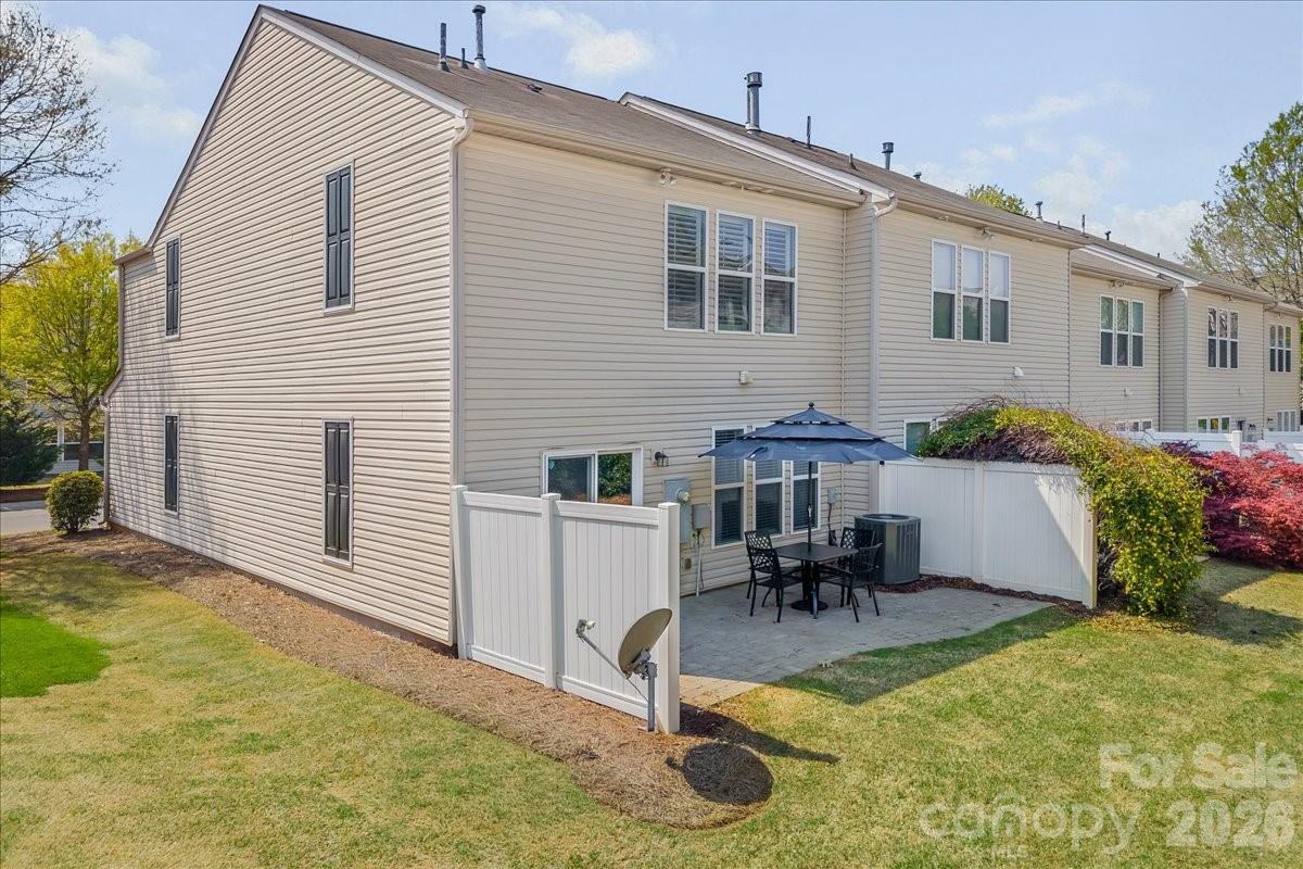 2419 Diplomat Lane — Charlotte