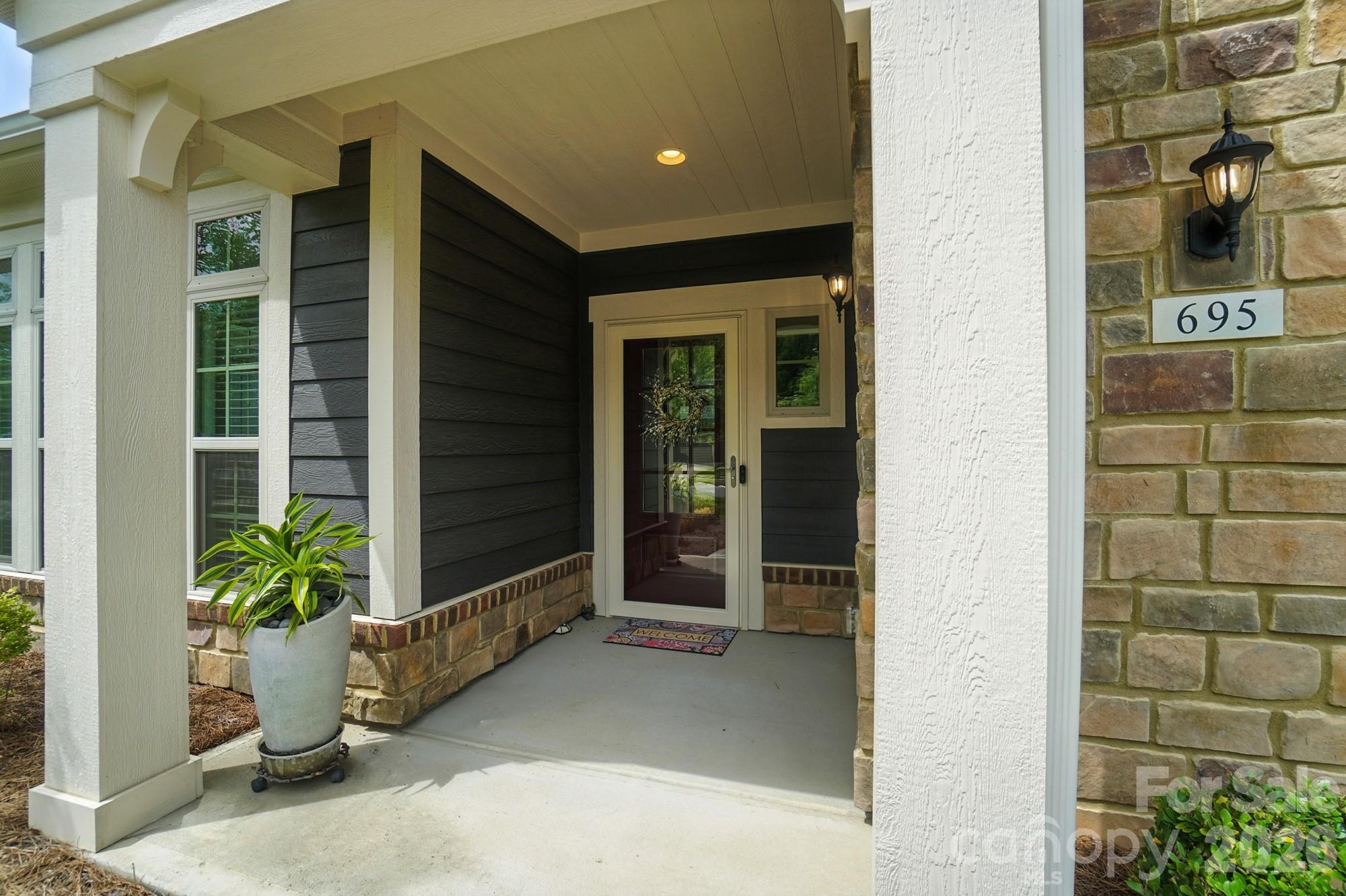 695 Poplar View Drive NW — Concord