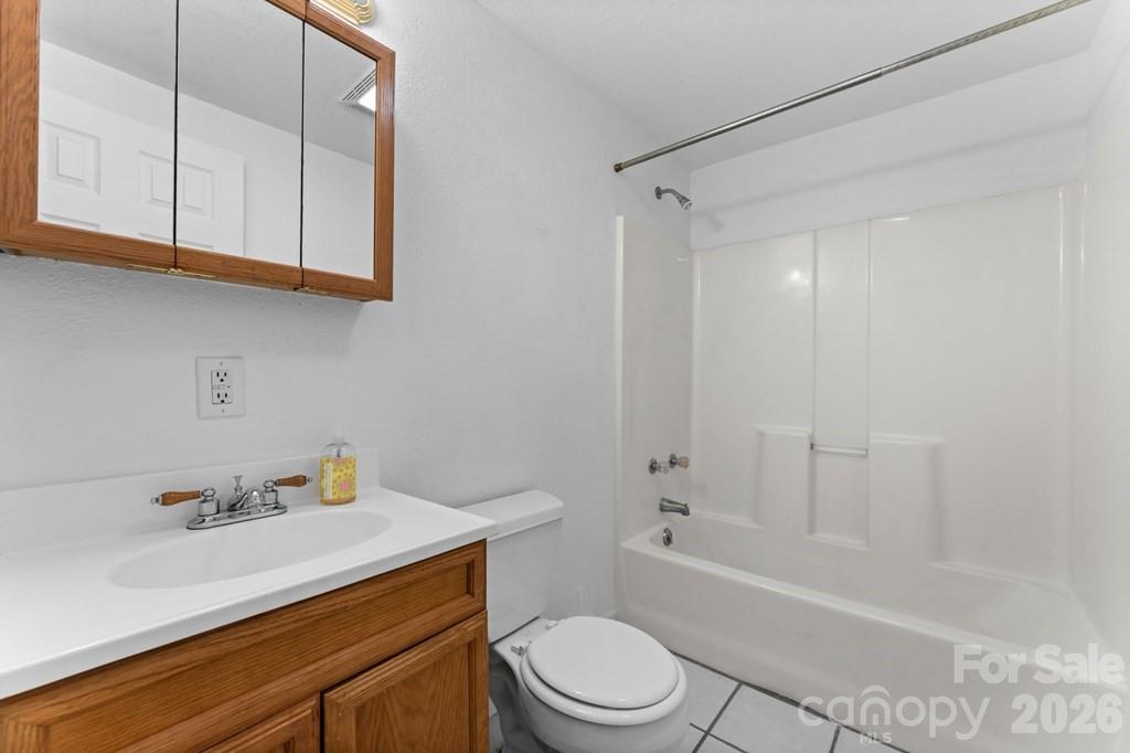 44 Ellistone Court — Sylva