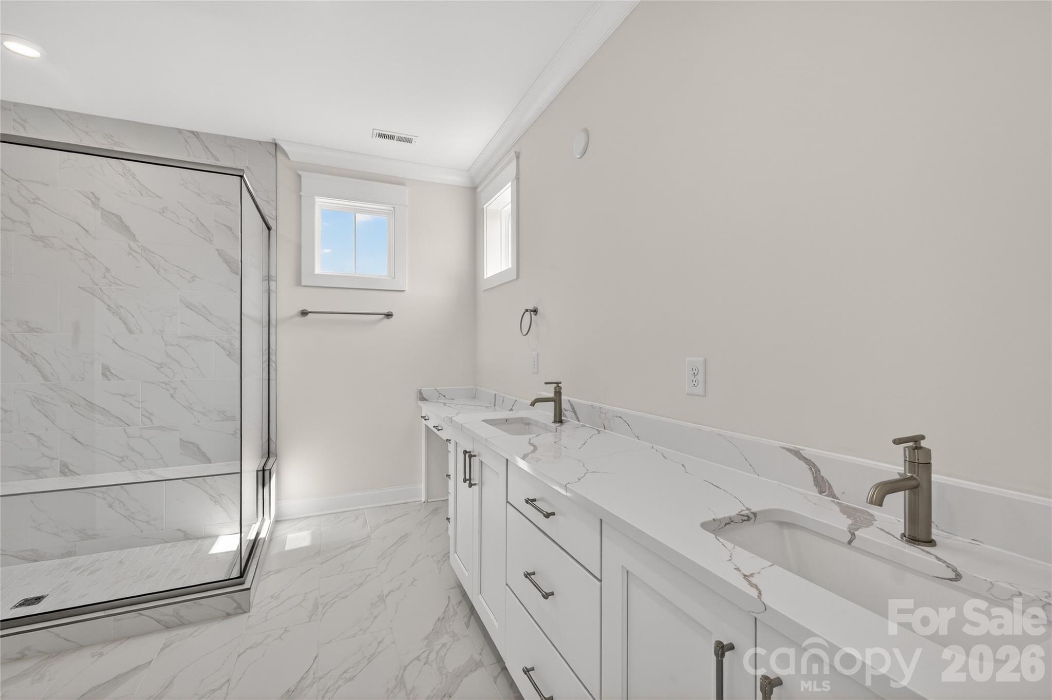 355 Linda Carol Lane — Tega Cay