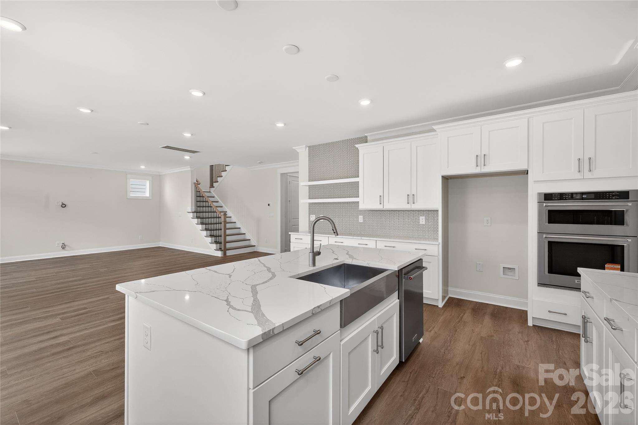 355 Linda Carol Lane — Tega Cay