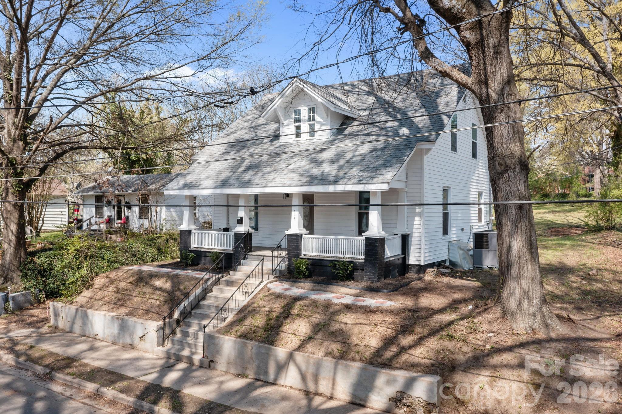 414 W Sharpe Street — Statesville