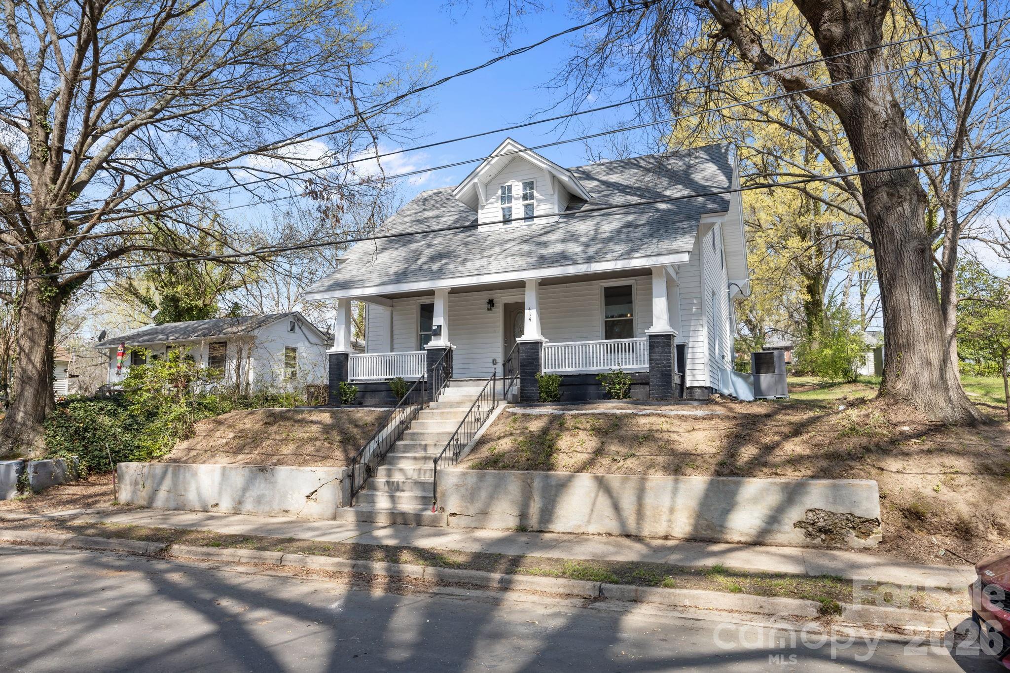 414 W Sharpe Street — Statesville