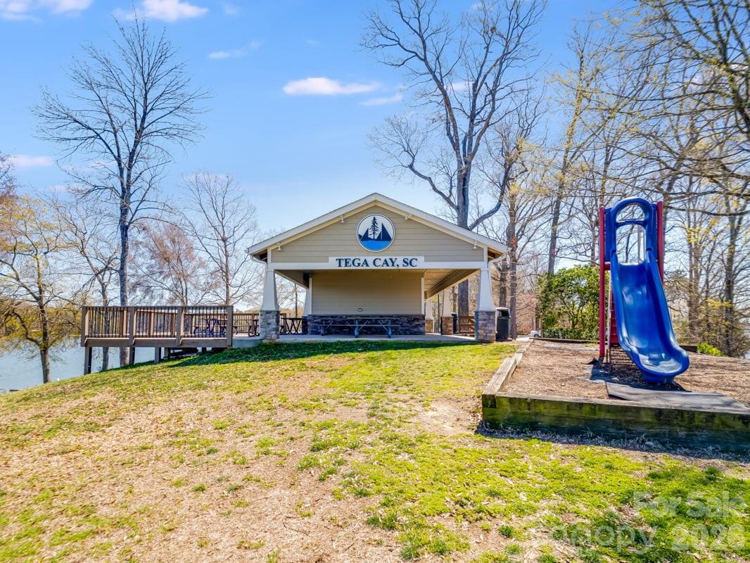 5041 Duval Circle — Tega Cay