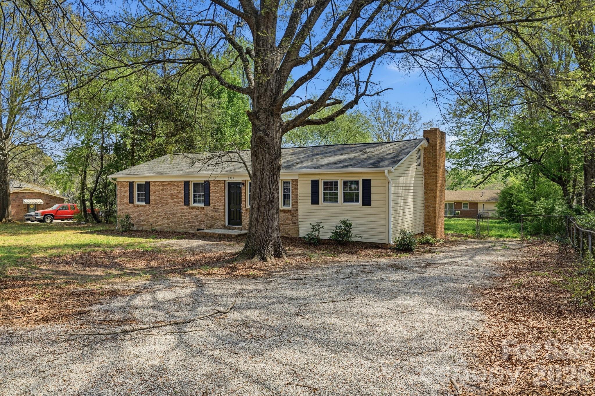 2323 Maplewood Drive — Gastonia